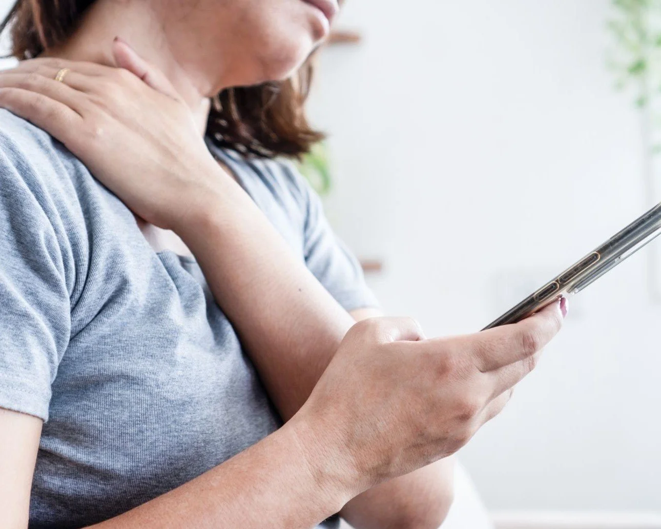 Tech Neck. A pain in the neck… or just modern life on loop?