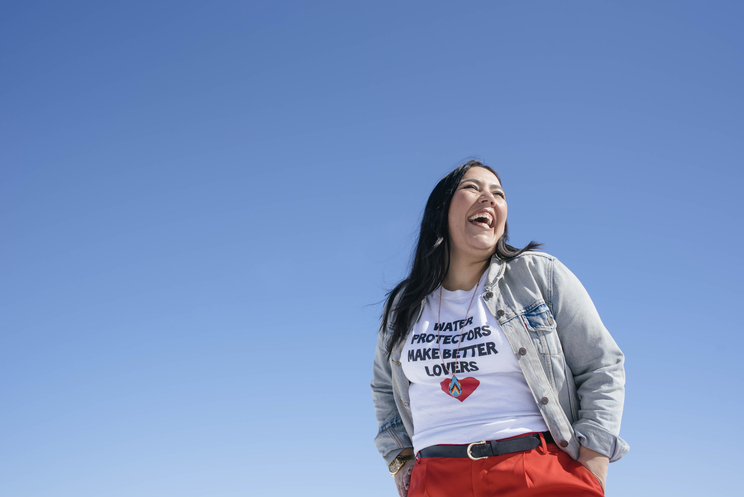  Sunshine Tenasco, Anishinaabe from Kitigan Zibi Anishinabeg, is an entrepreneur, mother, and water activist who started “Her Braids” to raise awareness of the lack of clean drinking water in First Nations communities within Canada.  