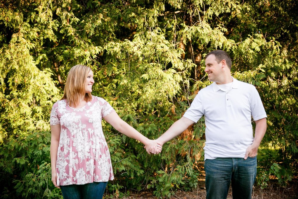 engagement-photos-riverside-park-neenah-adam-shea-photography-green-bay-appleton-neenah-photographer-8.jpg