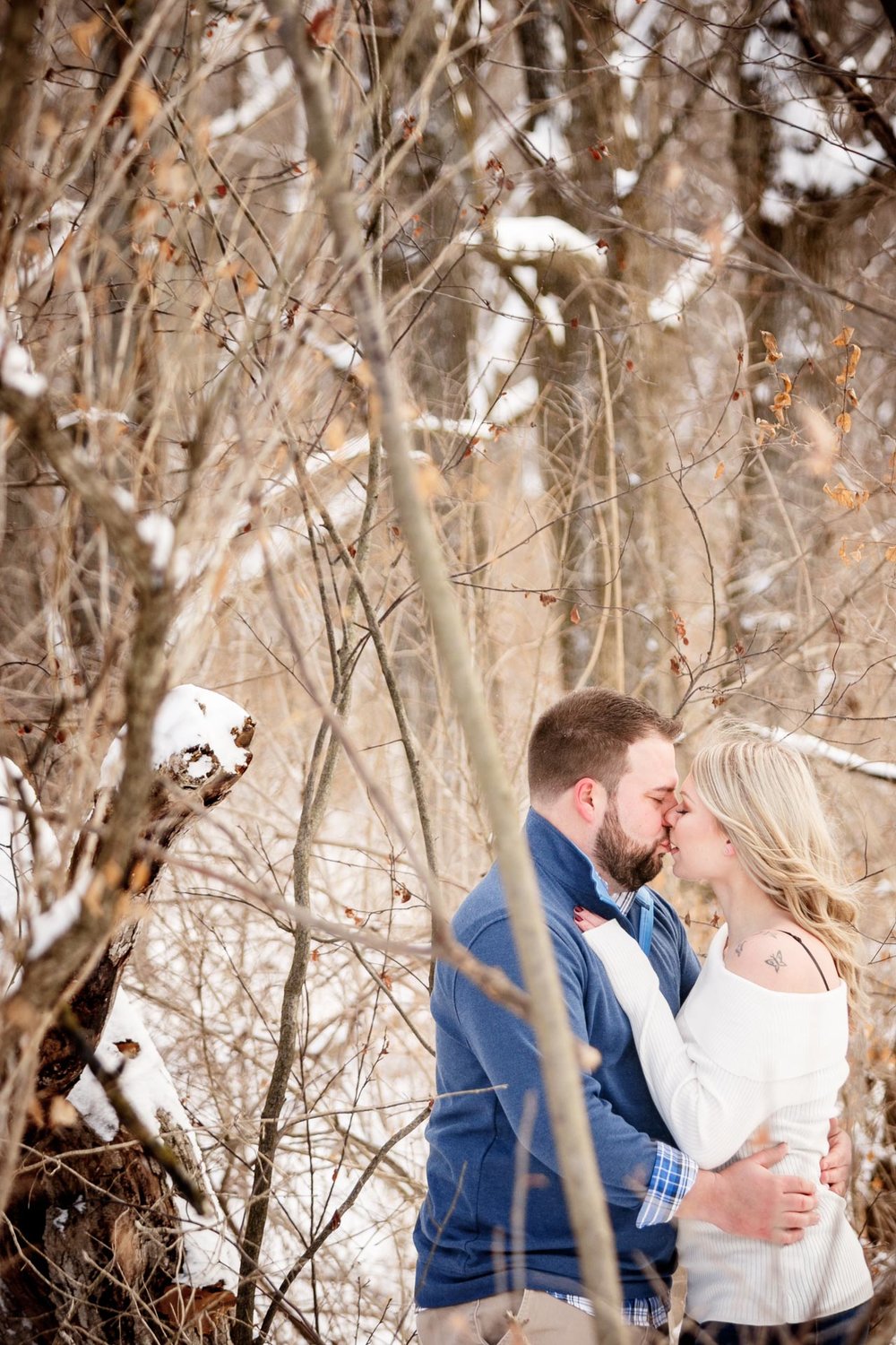 rachel-john-engagement-covered-bridge-park-cedarburgi-wi-adam-shea-photography-green-bay-appleton-neenah-photographer-04.jpg