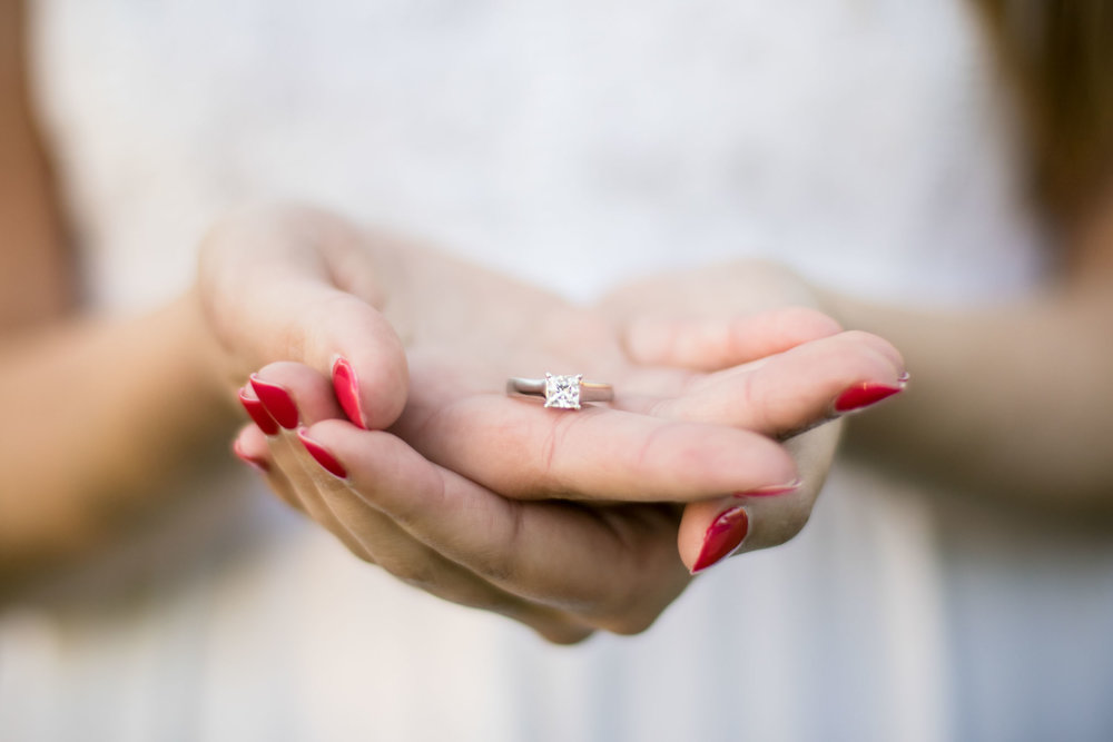 fall-engagement-photos-lawrence-university-appleton-wisconsin-adam-shea-photography-green-bay-appleton-neenah-photographer-8.jpg