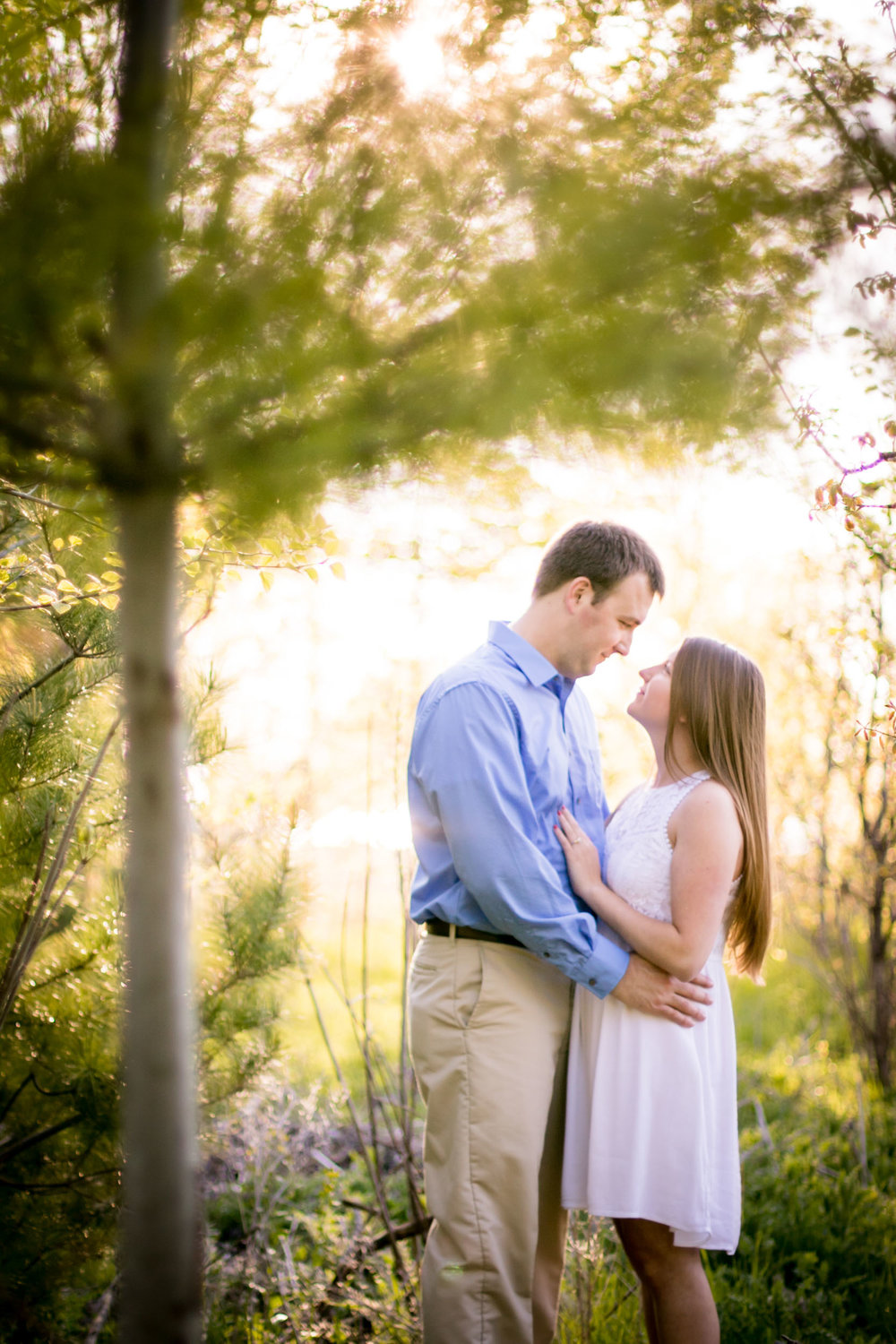 fall-engagement-photos-pamperin-park-green-bay-wisconsin-adam-shea-photography-green-bay-appleton-neenah-photographer.jpg