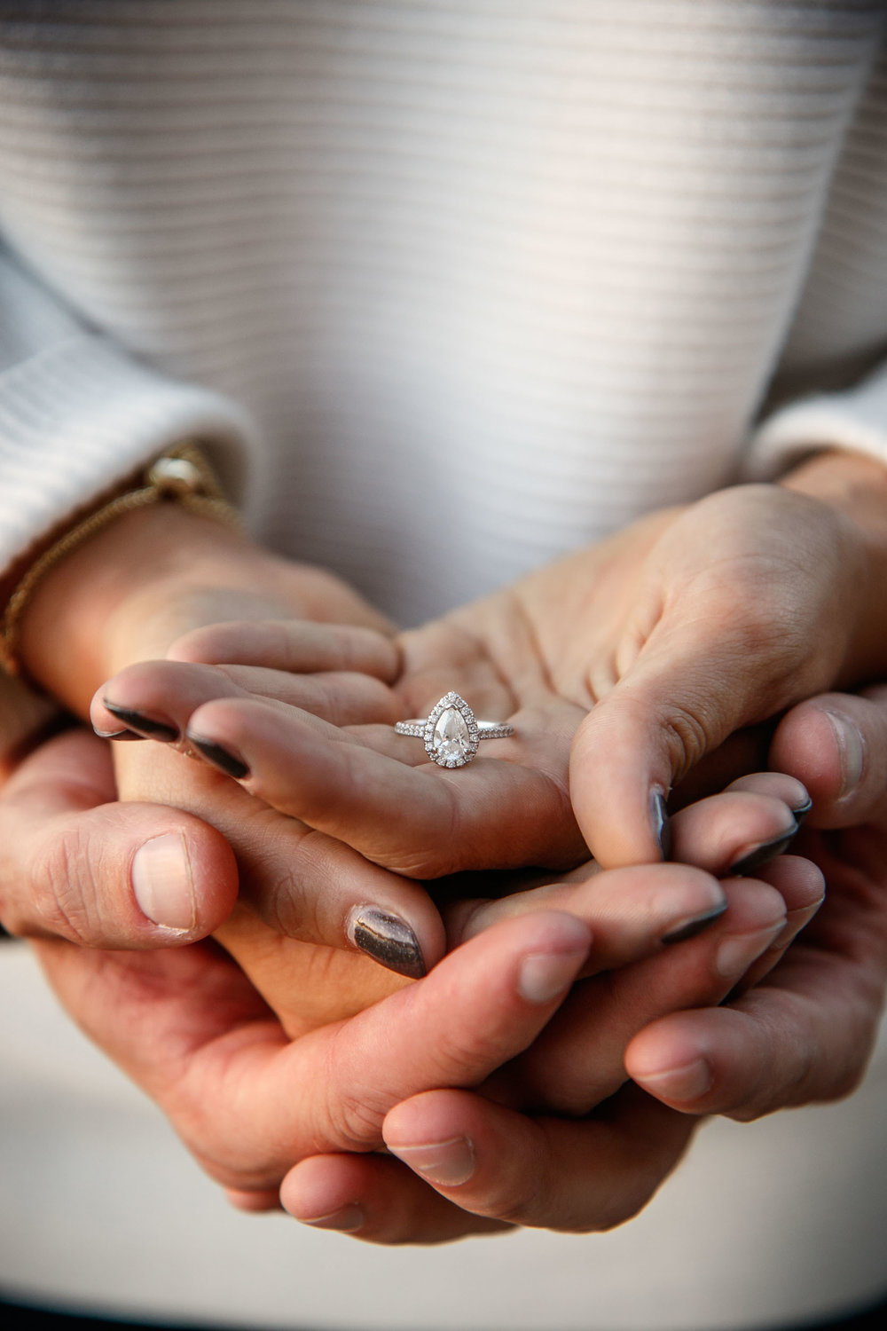 fall-engagement-photos-props--adam-shea-photography-green-bay-appleton-neenah-photographer-24.jpg