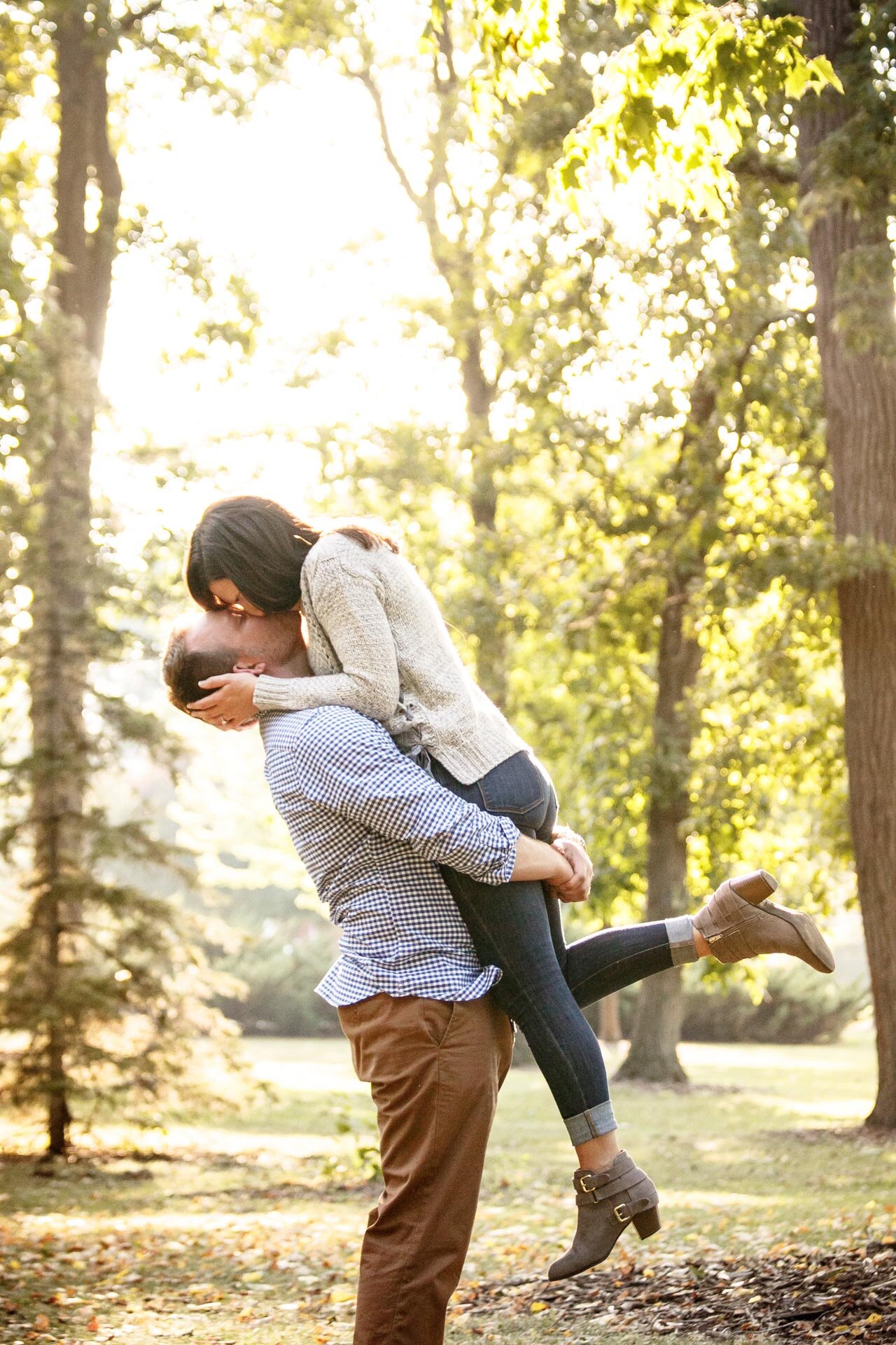 adam-shea-photography-fall-autumn-lighting-engagement-wedding-photos-adam-shea-photography-green-bay-appleton-neenah-photographer-04.jpg