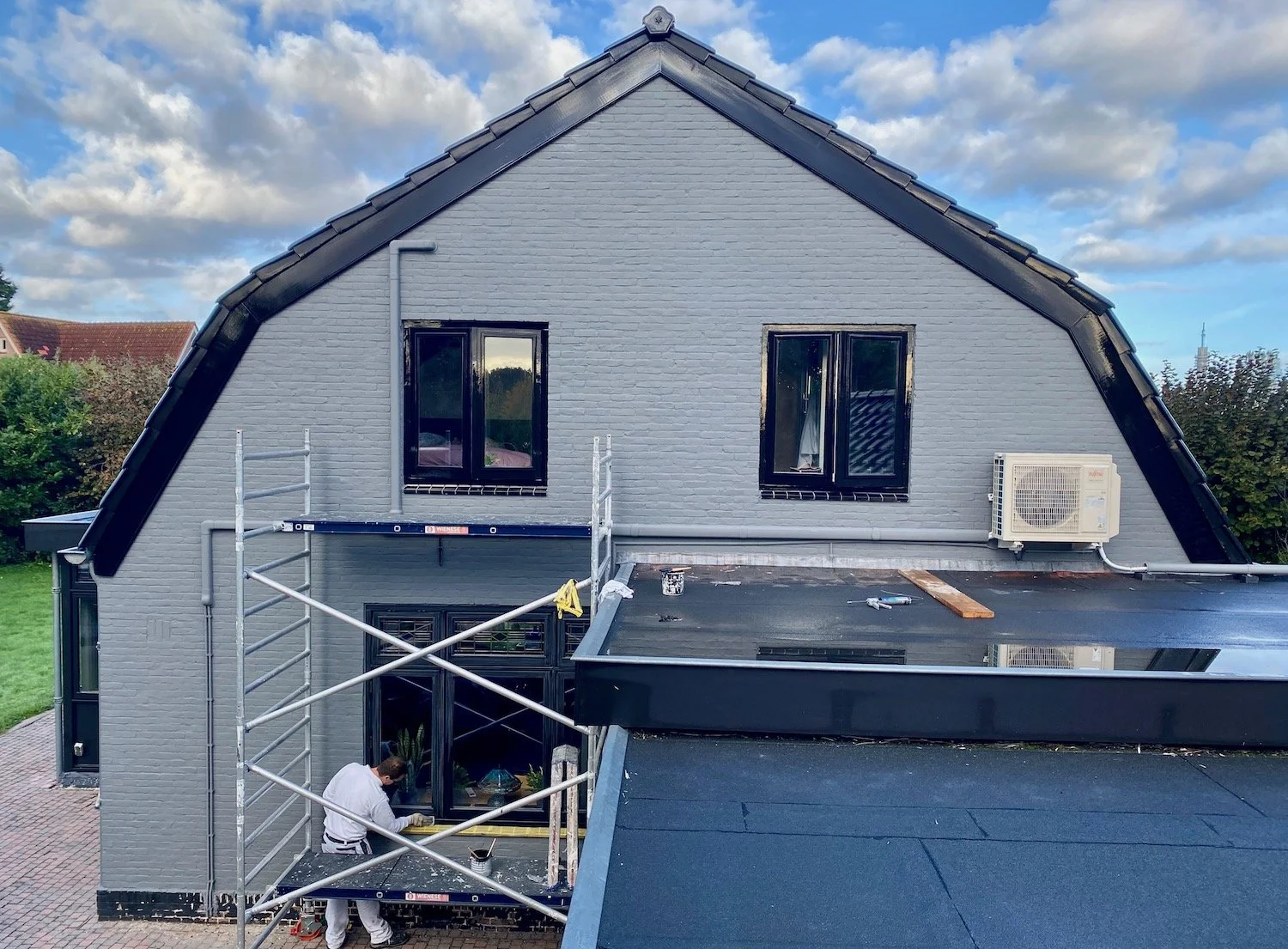 Boerderij in Vijfhuizen na buitenschilderwerk door Asseler Schilders