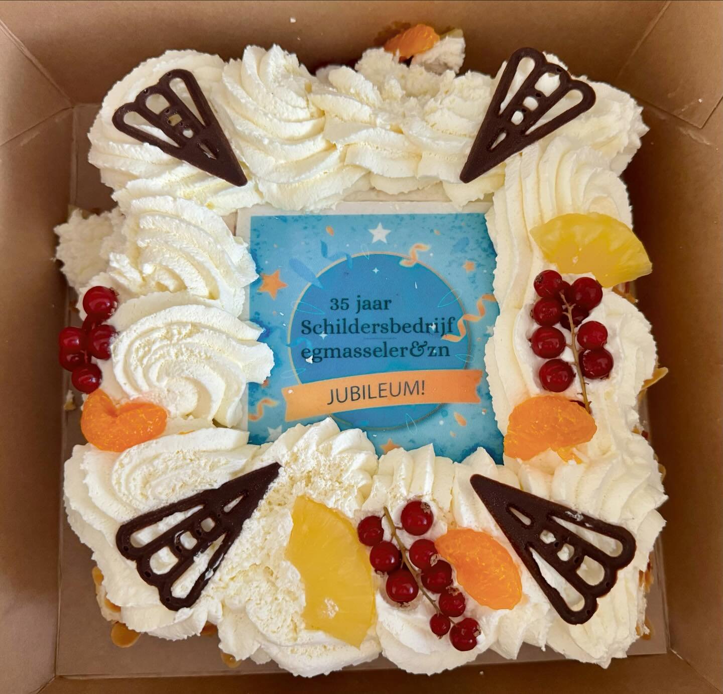 Nieuw mijlpaal bereikt! 🎉 Vandaag vieren we het 35-jarig bestaan van ons schildersbedrijf, E.G.M. Asseler &amp; Zoons! 🖌️🎨 Dank aan al onze geweldige klanten en medewerkers voor het vertrouwen en de steun door de jaren heen. Op naar nog veel meer 