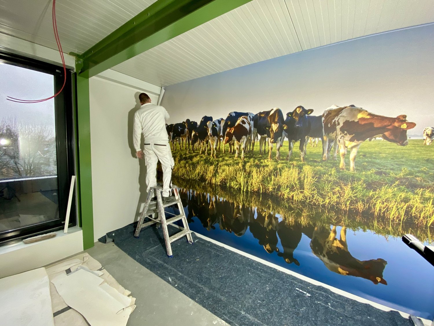 Zorgvuldige aansluiting van wandbekleding bij BLOM