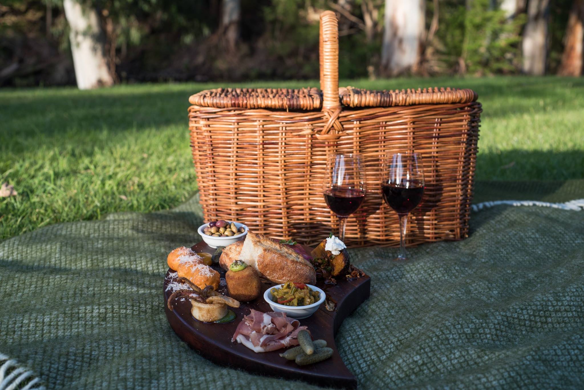 picnic-hamper-001.jpg