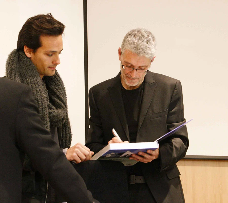 Books-Luis-De-Garrido.jpg