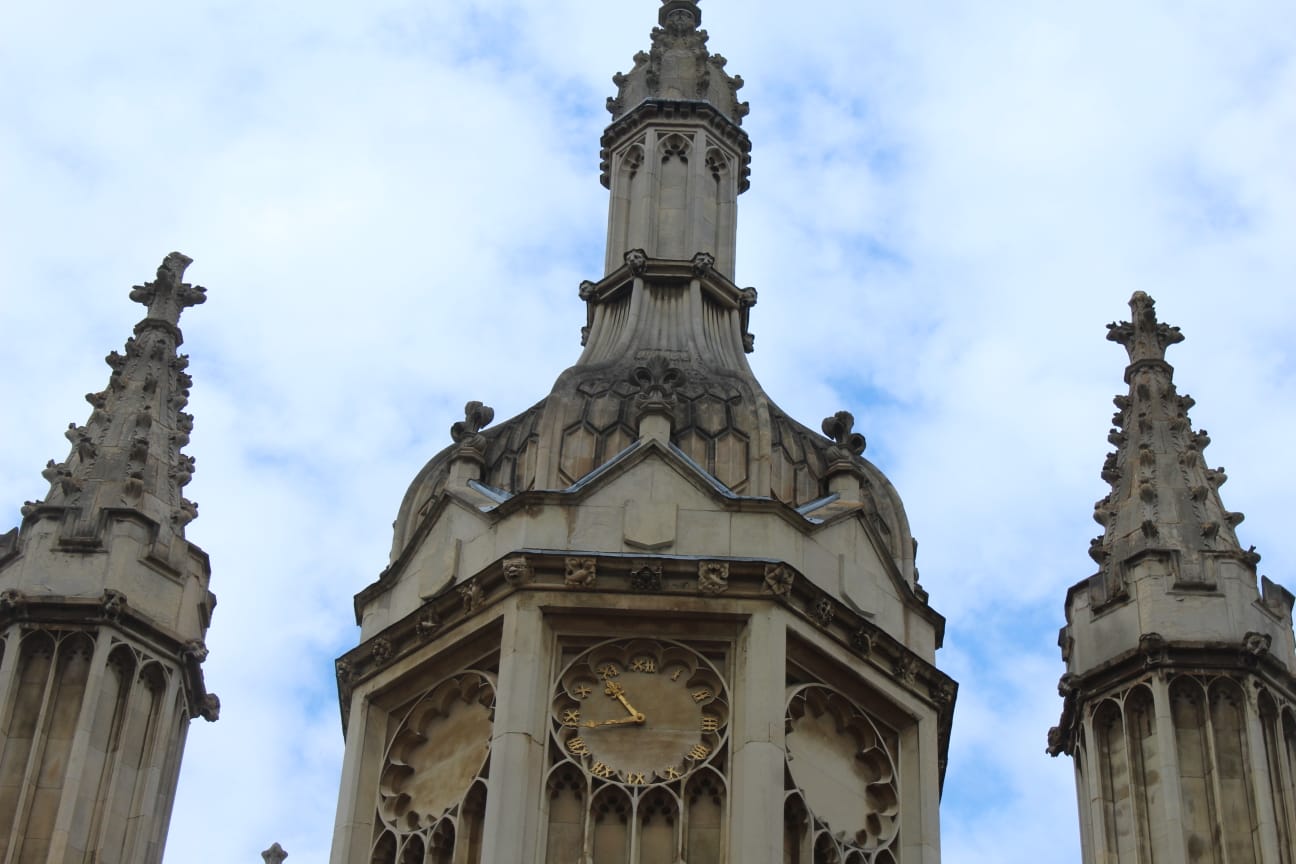 King's clock Guide and Peek Cambridge walking tour