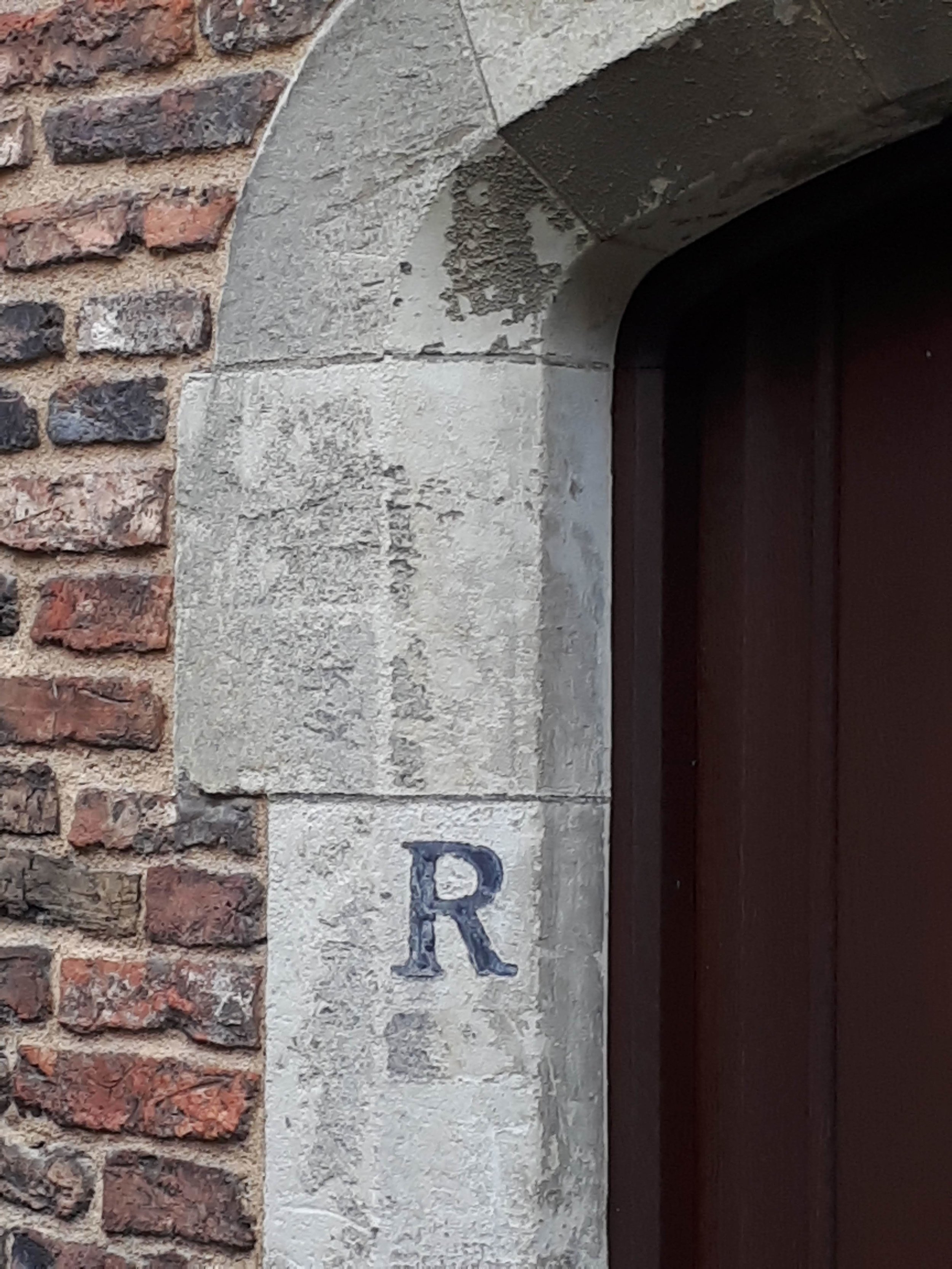 R staircase Guide and Peek Cambridge walking tour