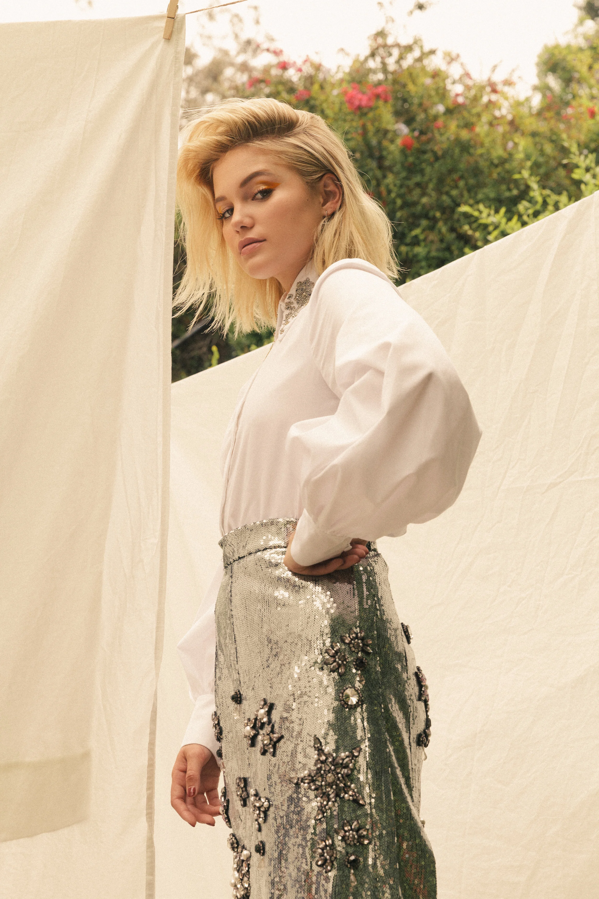 ht_Olivia_Holt_Flaunt_6_.jpg