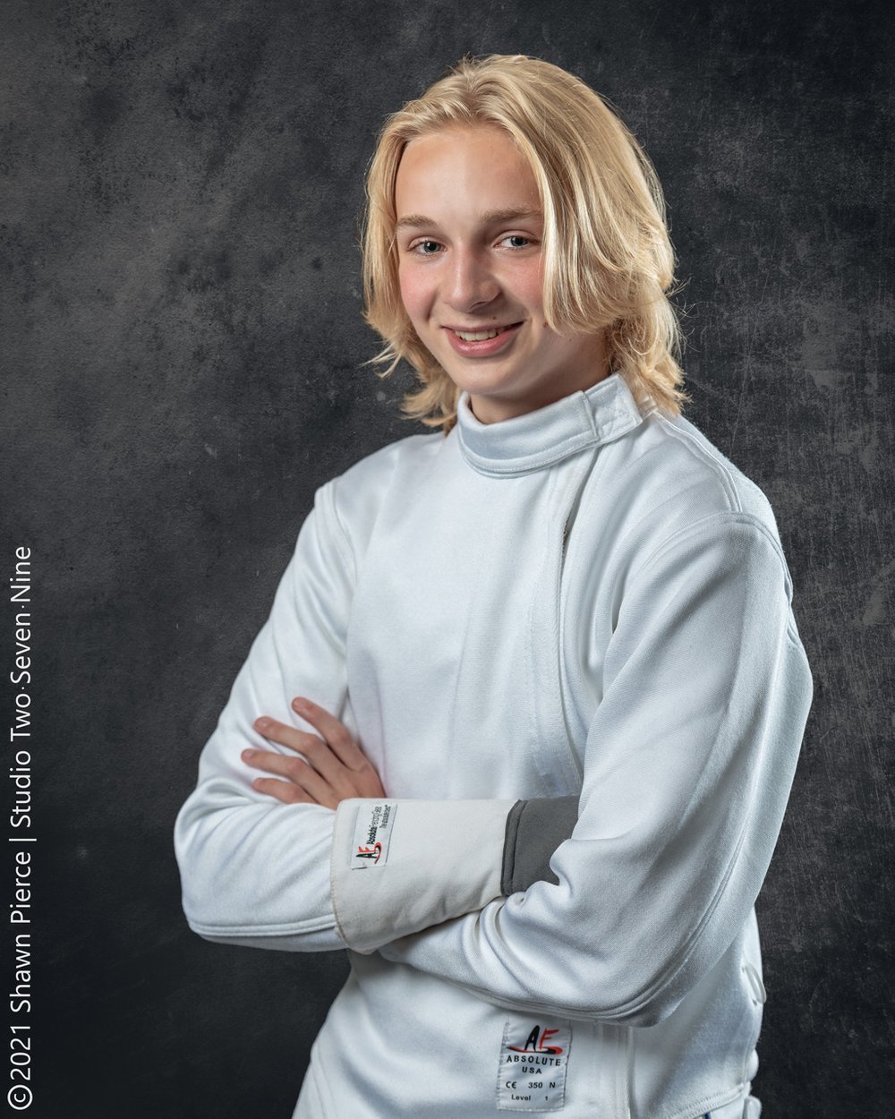  My first shoot was with Avery, a high school junior who has been fencing for years. If I’m honest I was flying by the seat of my pants with this one. I had no idea what I was doing but through a little trial and error we got some ok images. 