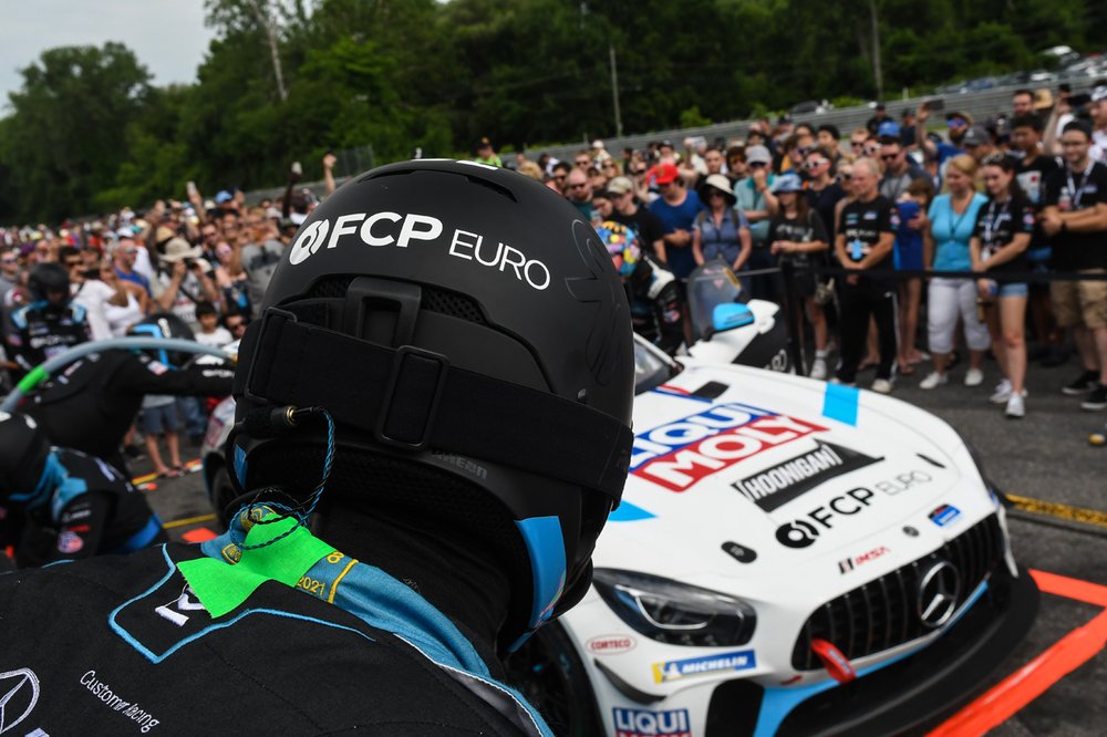  Moments before the FCP Euro team started their pit stop demonstration in front of a huge crowd.  