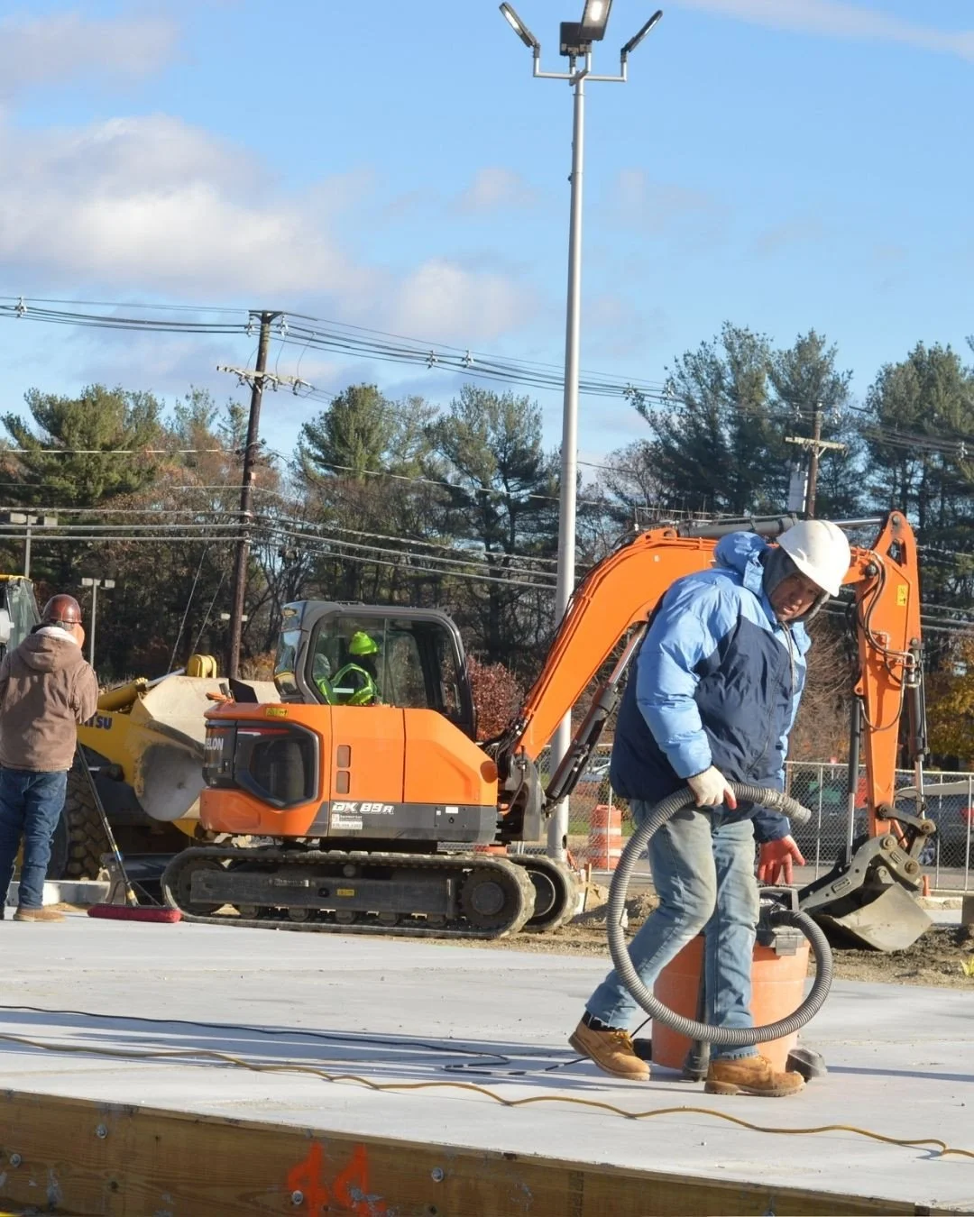 As temperatures drop, our prep ramps up. Winterization, insulation, equipment tuning, everything it takes to keep the job moving. 🧊🚧⁠
⁠
#rykor #construction #winterweather