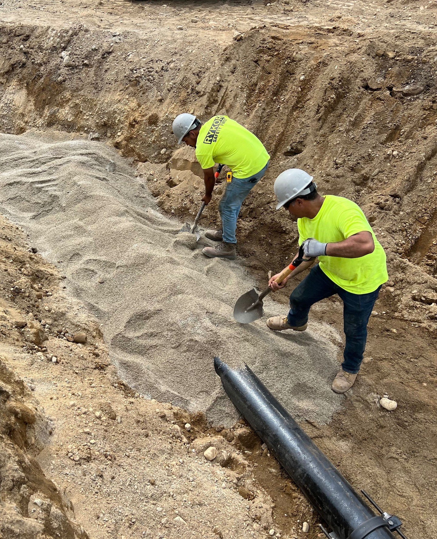 The best work gets done when the crew moves as one. Teamwork in every trench, every task, every day. 👷&zwj;♂️💪⁠
⁠
#rykor #earthing #construction