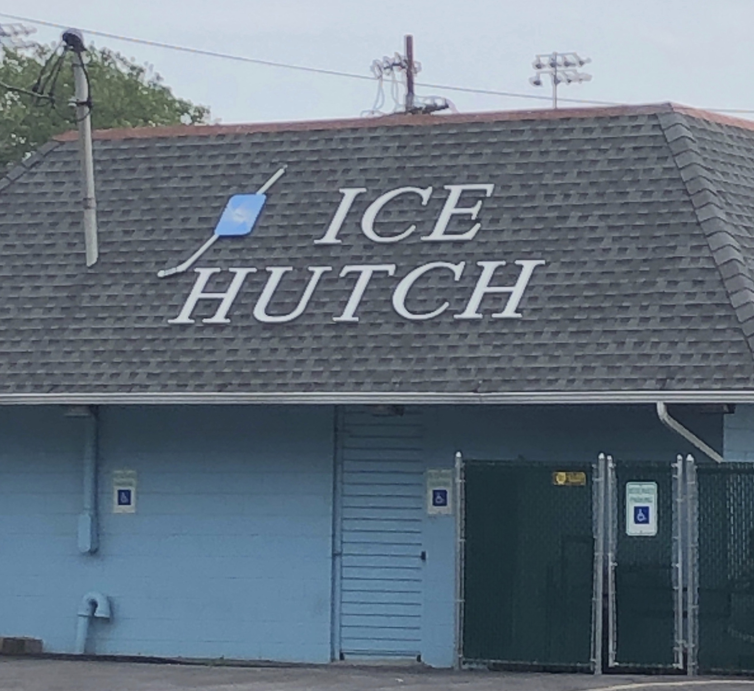 icehutch1.jpg