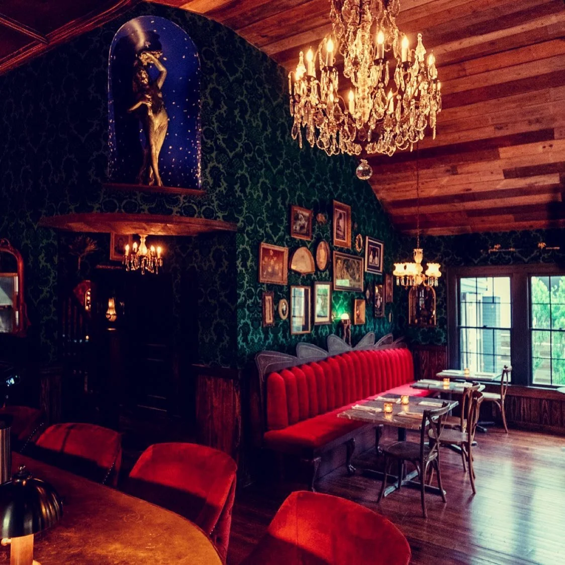 HoneyMoon - Front Dining.jpg