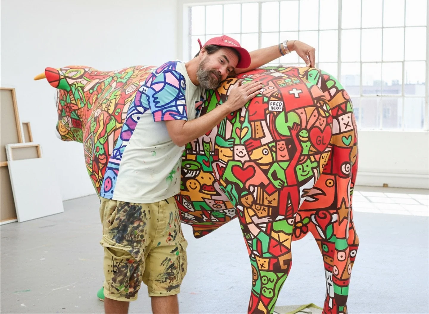 Unter dem Motto &laquo;mitenand erl&auml;b&auml;&raquo; durfte ich beim ESAF 2025 Glarnerland+ mit zahlreichen Besucher:innen einen lebensgrossen Muni bemalen. Die Vorzeichnung zeigte verschiedenste ESAF-Themen &ndash; von Schwingern bis zu Naturmoti