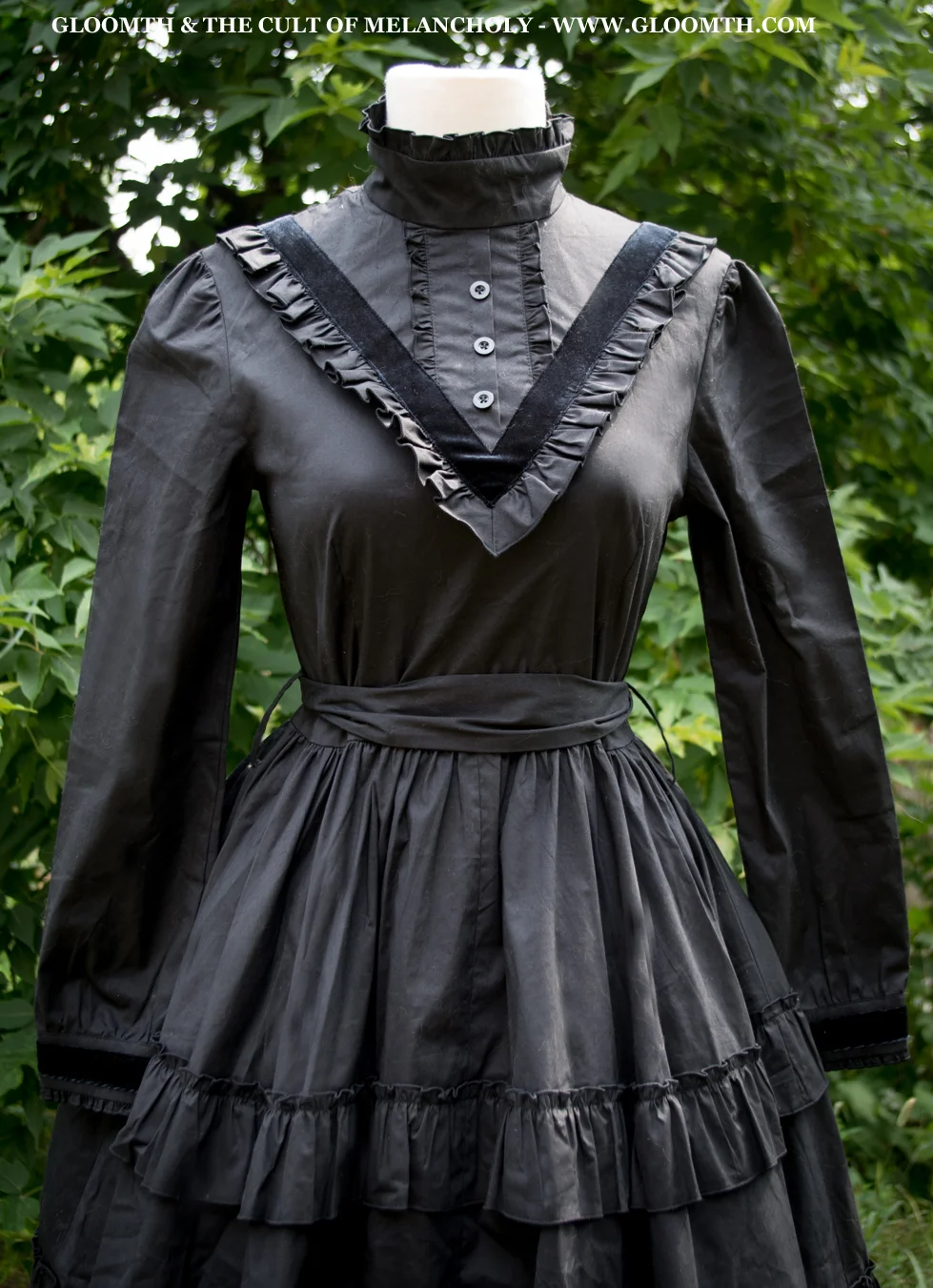 victorian mourning dress with black velvet details plus size