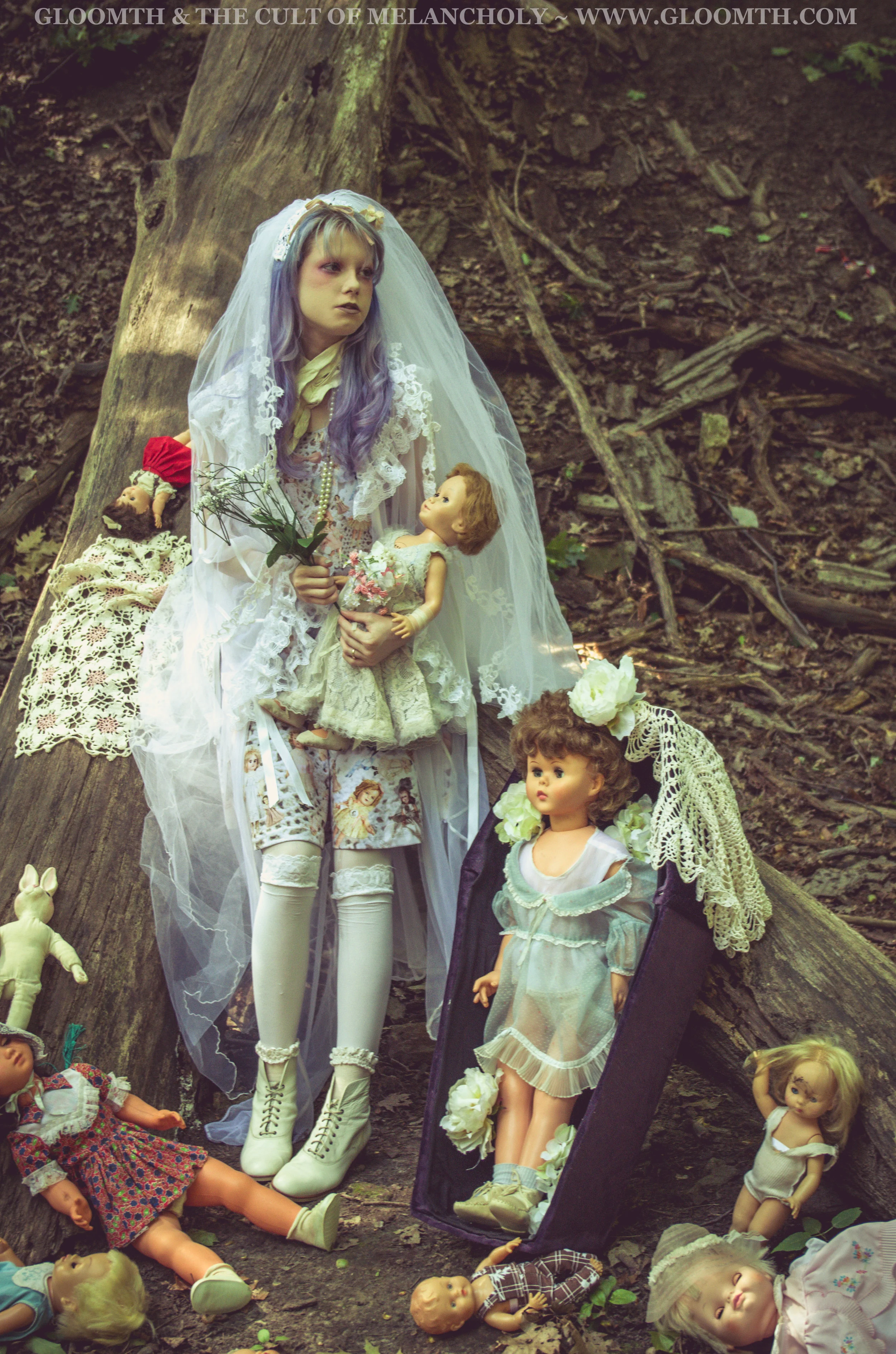 antique-doll-outfit-halloween-ghost-girl