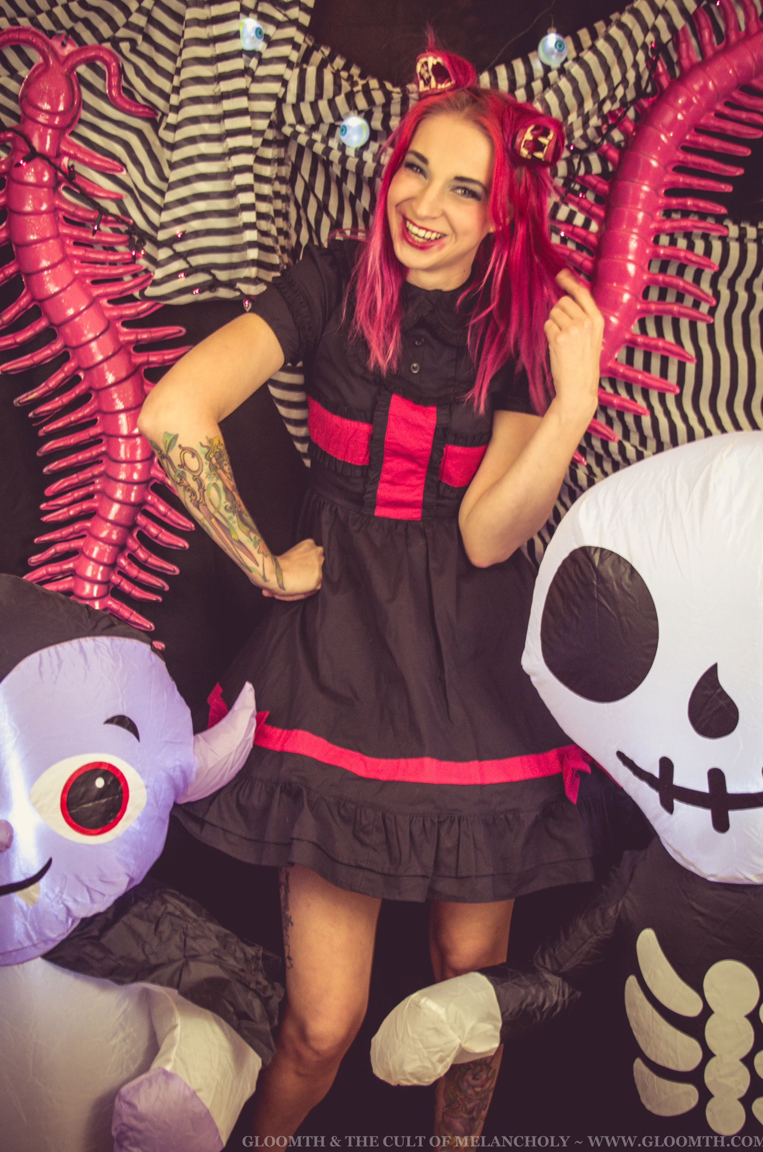 red and black gothic lolita dress
