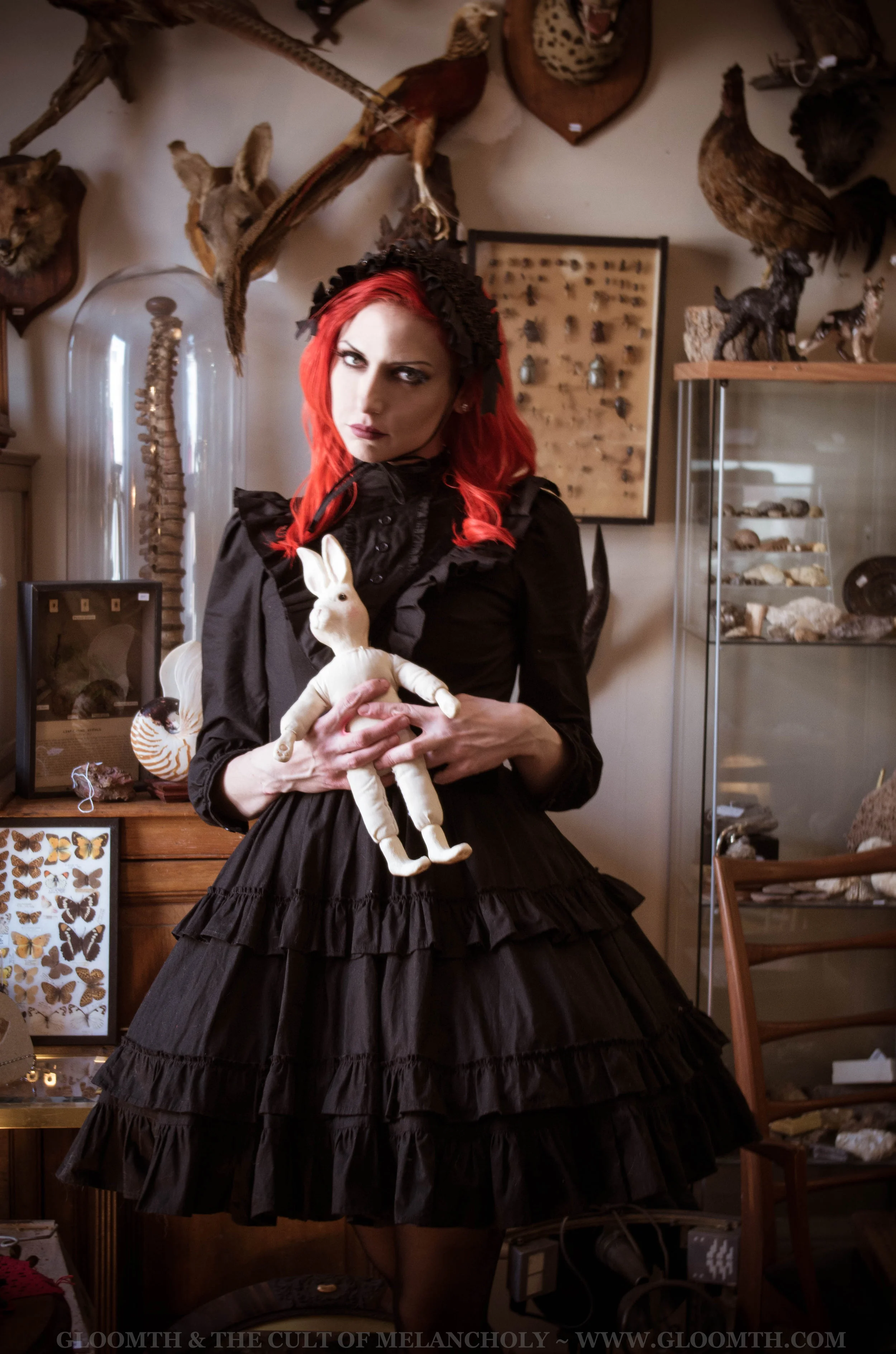 antique-cabinet-of-curiousities-gloomth-lolita-gothic-fashion19.jpg