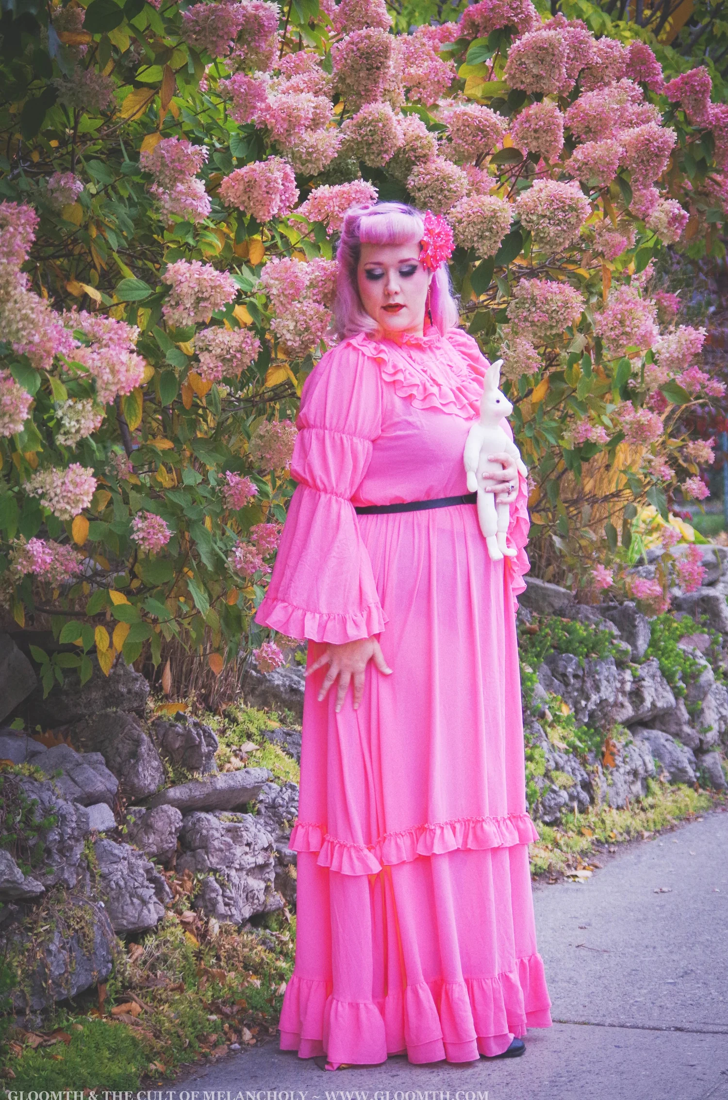 the love witch pink dress Room 207 Press: On a Thousand Walls #25: The Love Witch (2016)