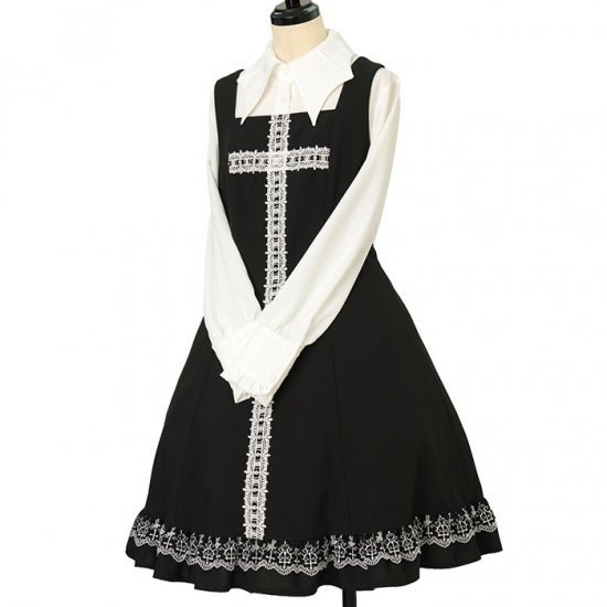 moitie bat collar blouse worn.jpeg