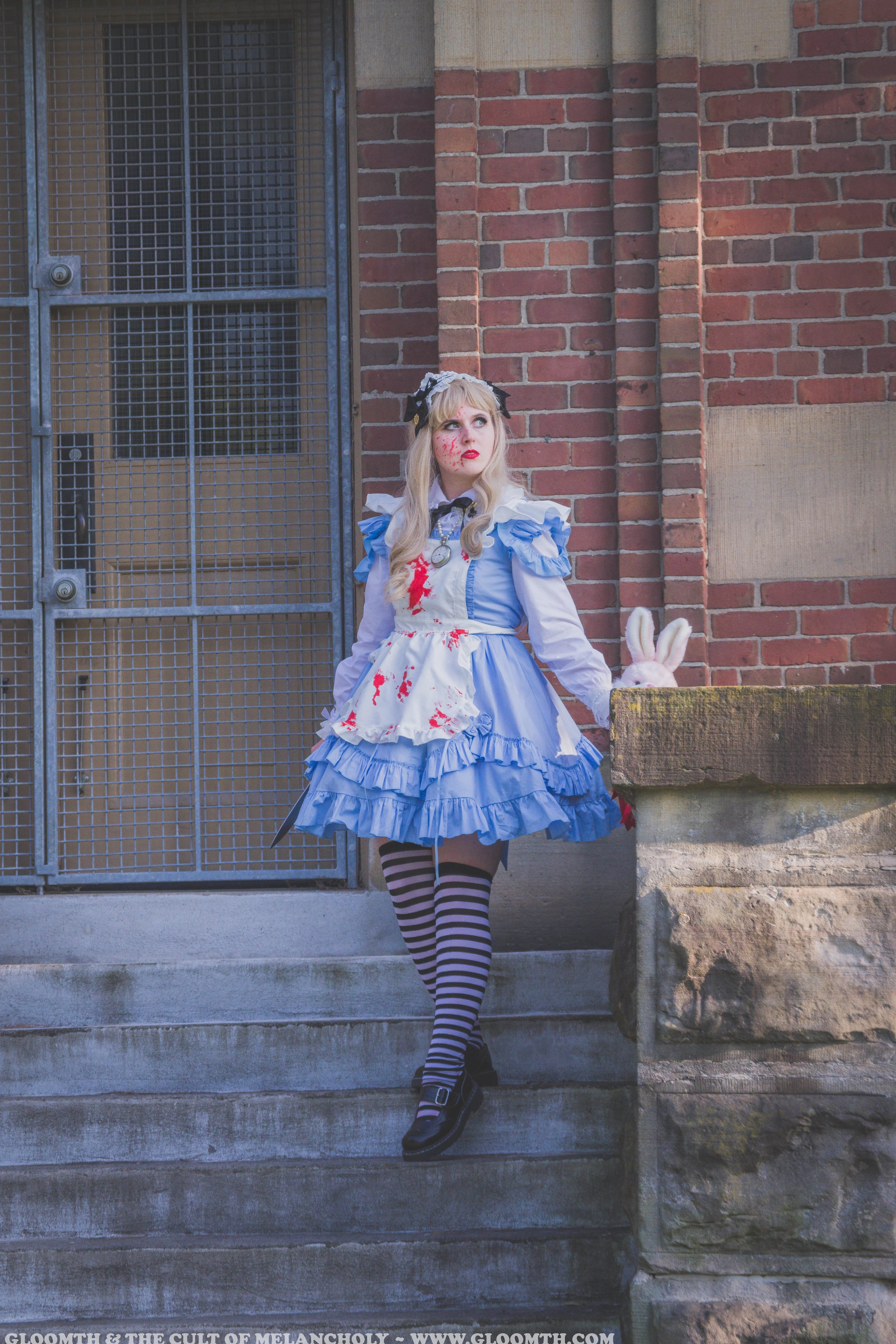 creepy alice in wonderland.jpg