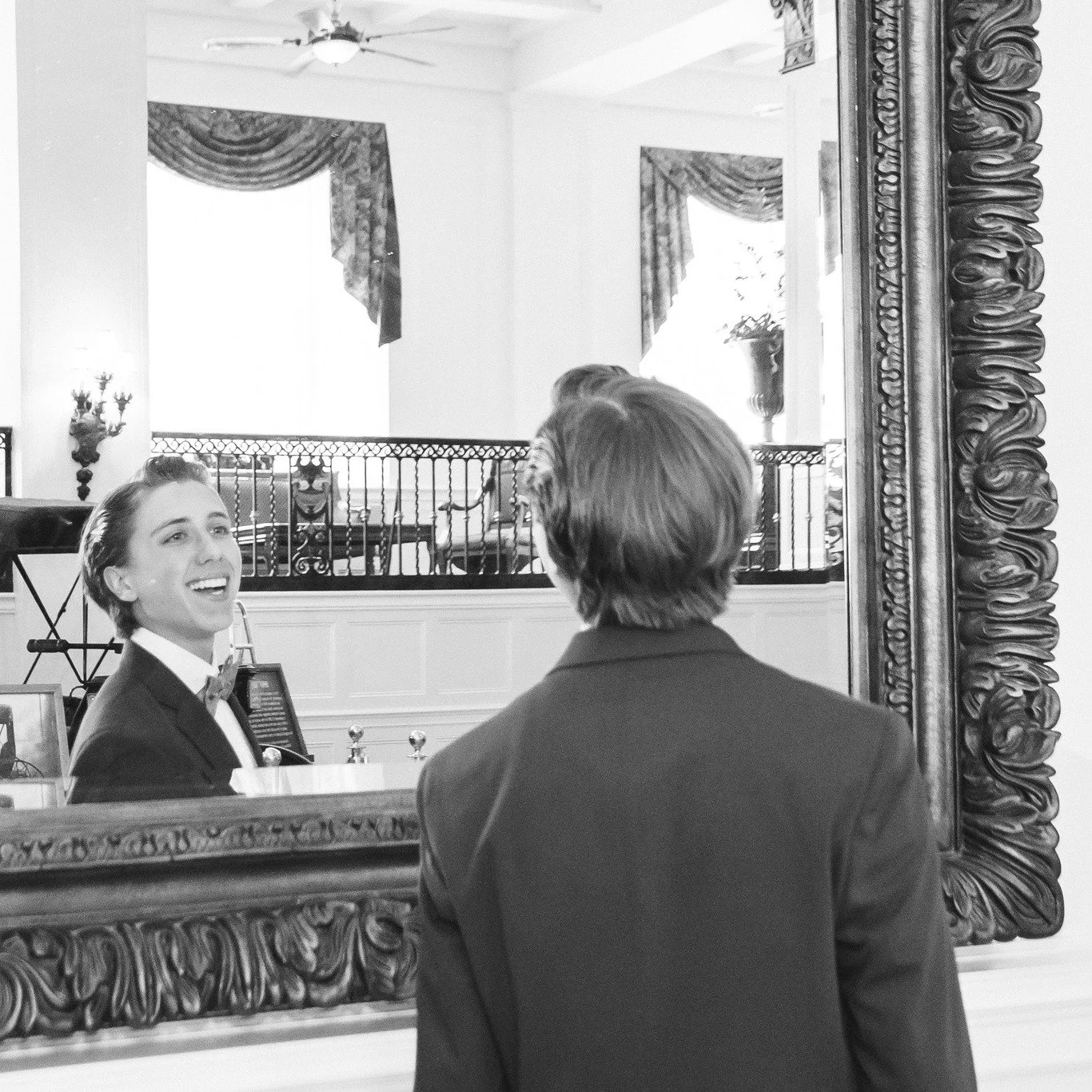 Hey there, Mr. Mirror Man!  Can't wait to see you at Wyomissing's production of "The Drowsy Chaperone" on April 24 and 25.  Tickets are quite the hot commodity, so don't get cold feets.  Buy yours today!

wyodrama.org/tickets

📸 Lindsay Ha