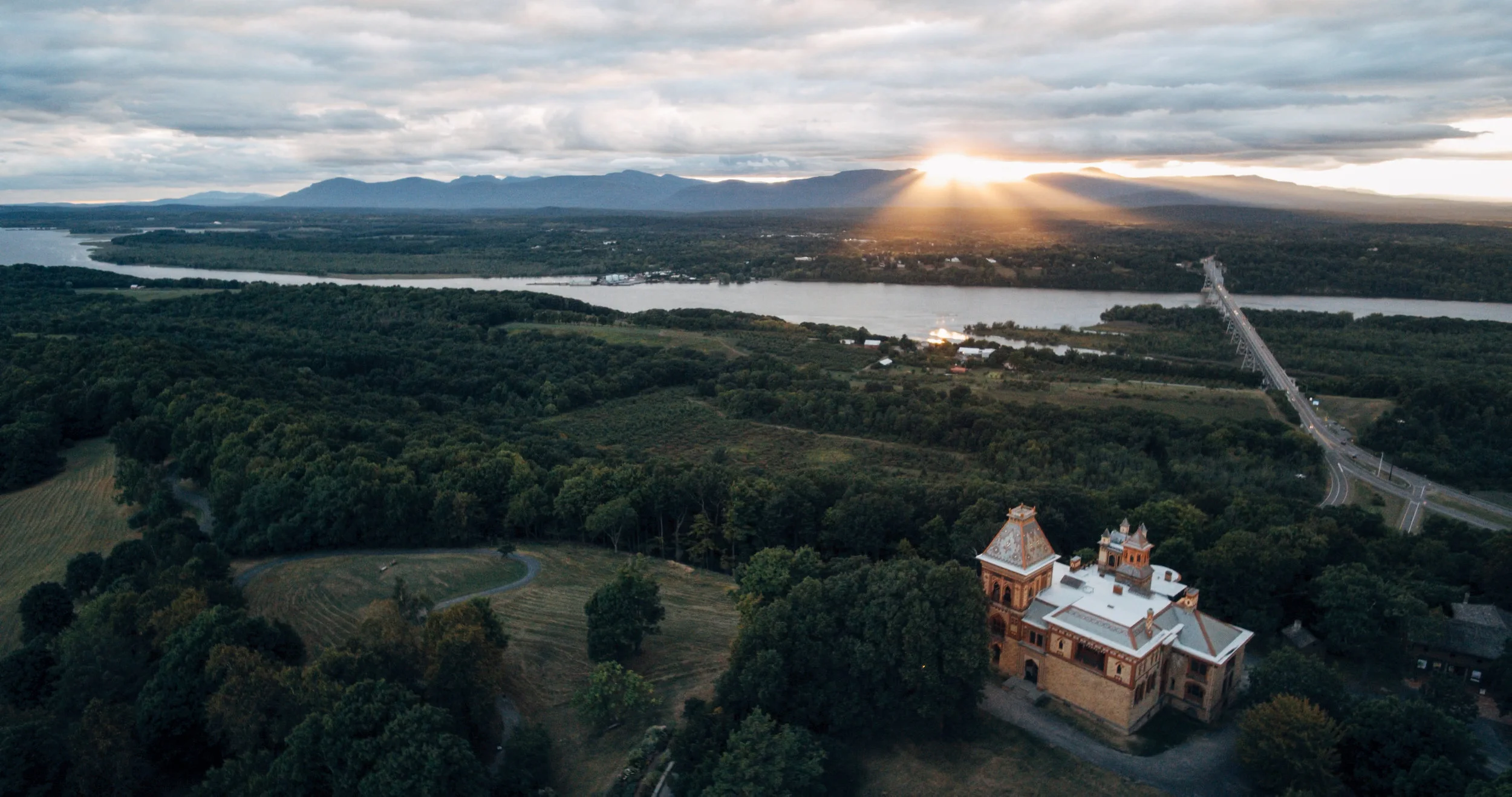 Olana & RVW Bridge2.jpg