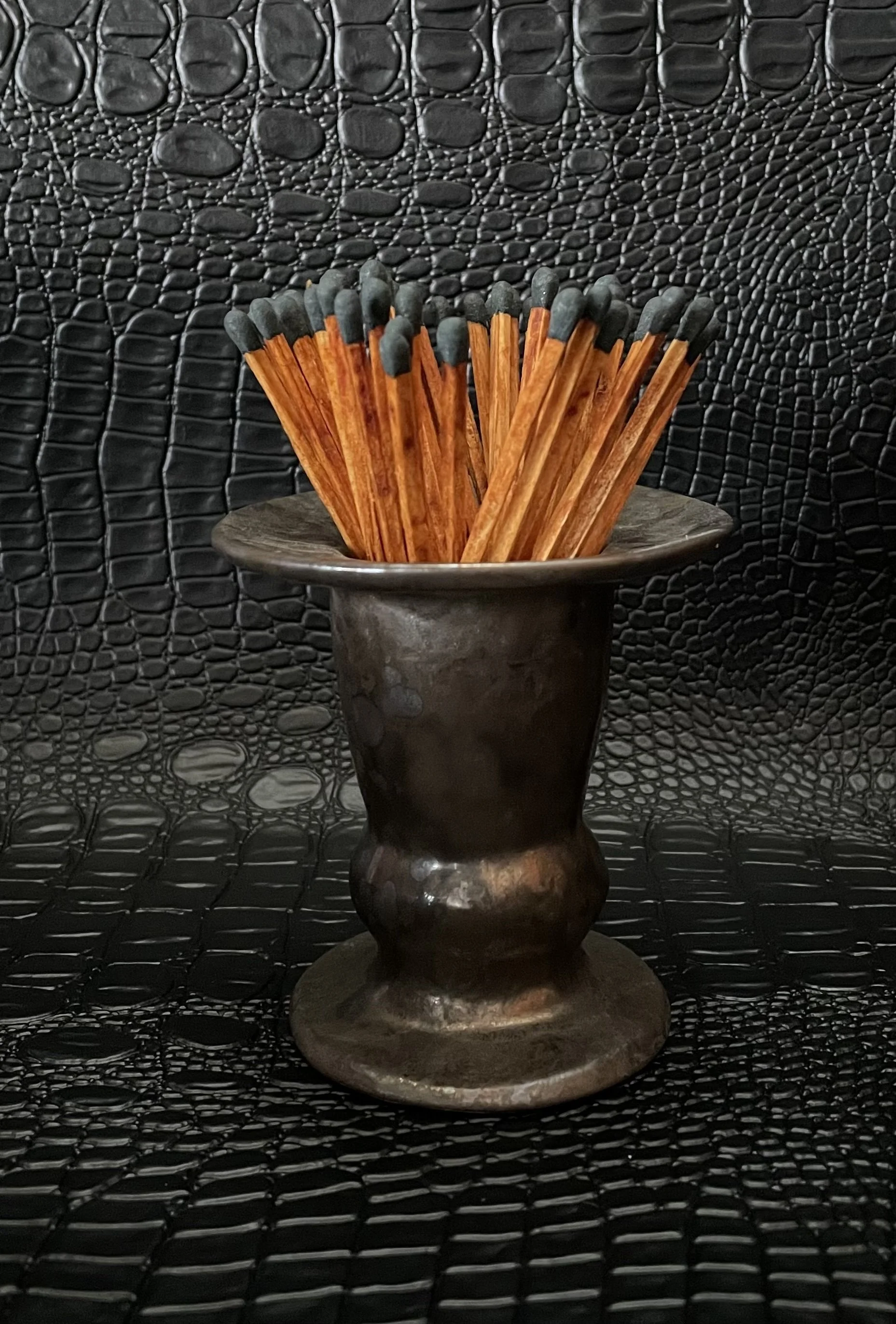 Hound House Heritage Match Striker (Gold)