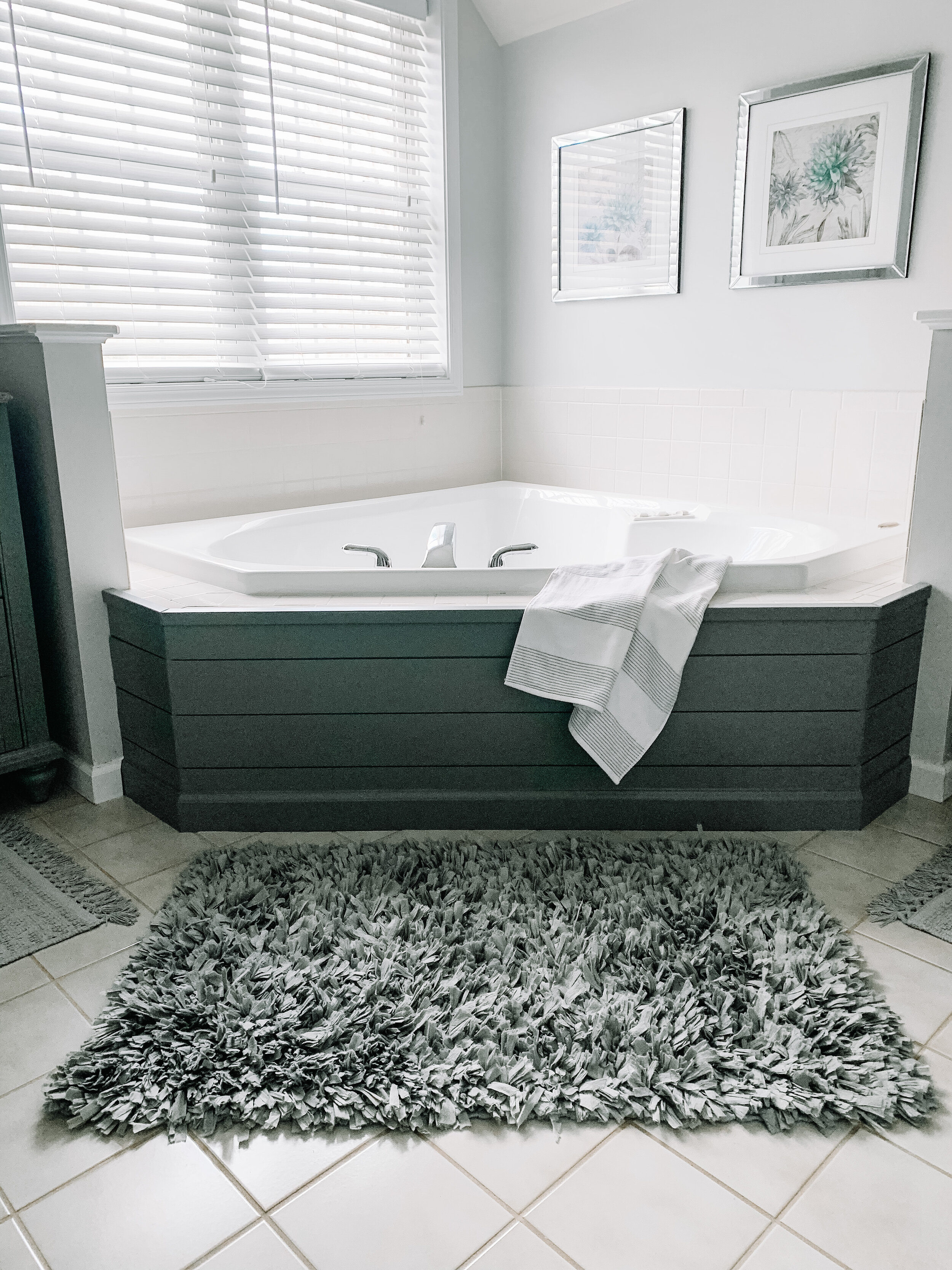 Ideas To Coverup Your Bathtub Surround, Tile Design Ideas For Tub Surrounds