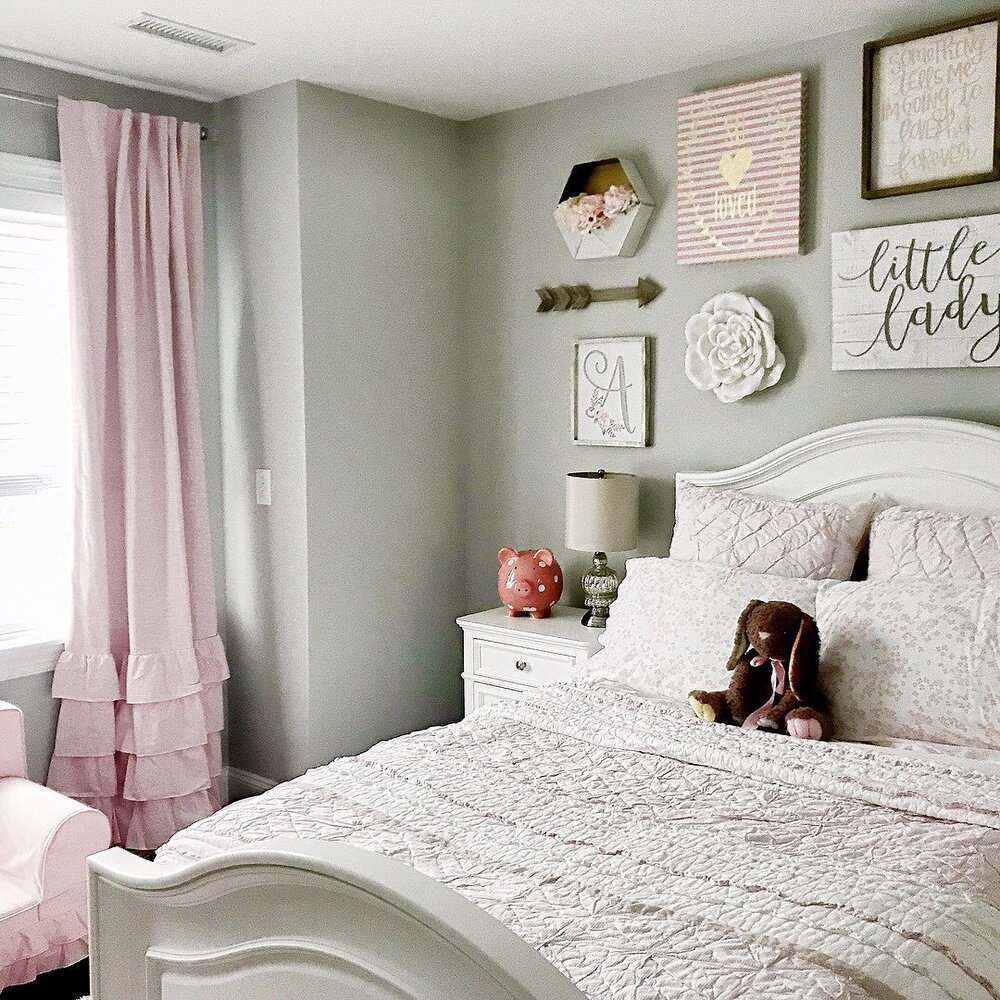 What distance will I go to get a good deal even when it&rsquo;s not my money? These ruffle curtains from @potterybarn were more than I wanted to spend, so I held out for this little girls room until I went to @potterybarnoutlet_pa , and scored them f