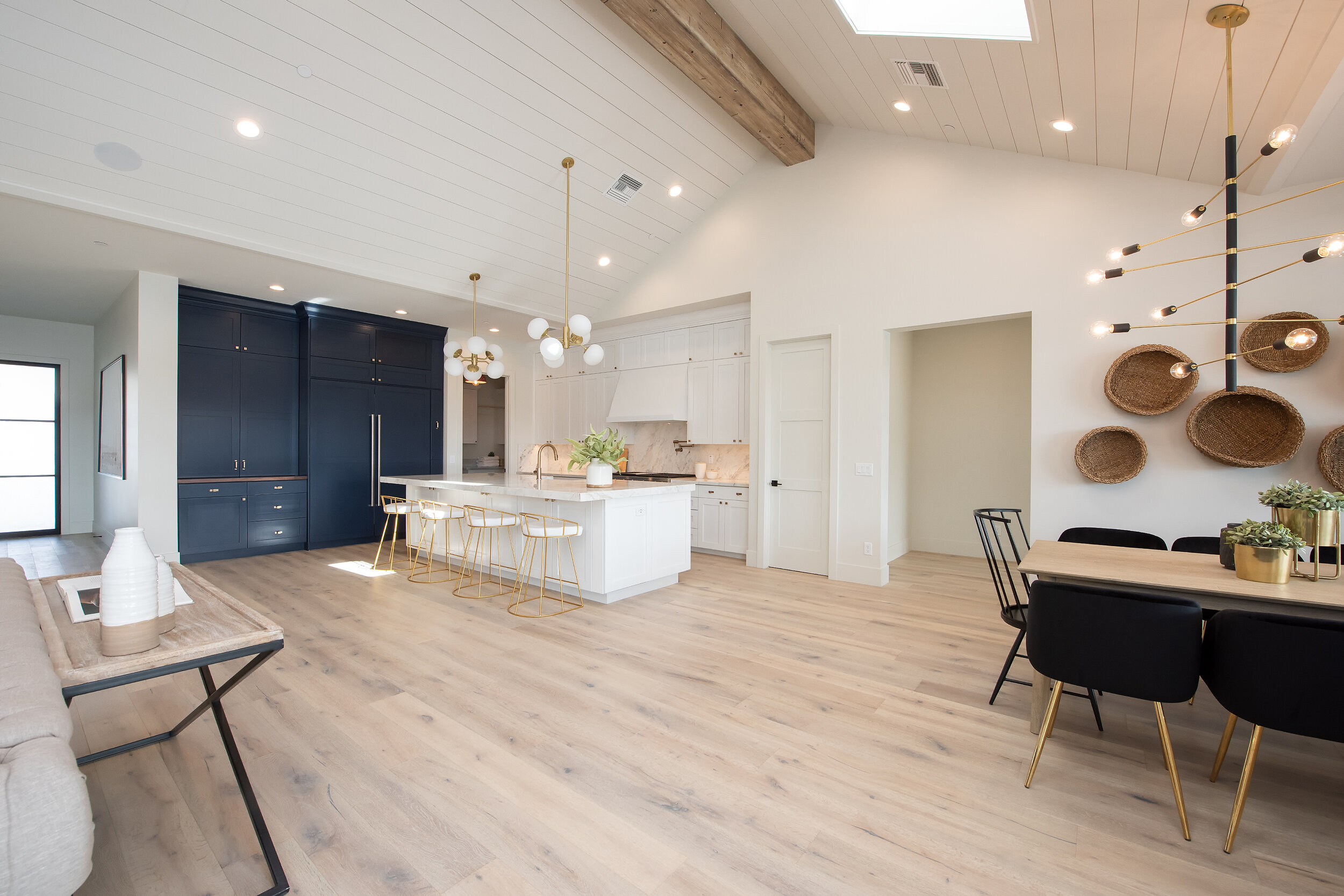 Kitchen Area.jpg