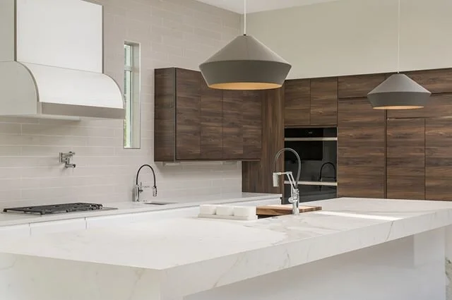 Absolutely drooling over this Italian cabinetry, but what's new? 🤤
⠀⠀⠀⠀⠀⠀⠀⠀⠀⠀
I LOVED the opportunity to stretch my wings with the modern design of this home and kitchen. I got to play around with movement through color blocking and oh, she&rsquo;s 