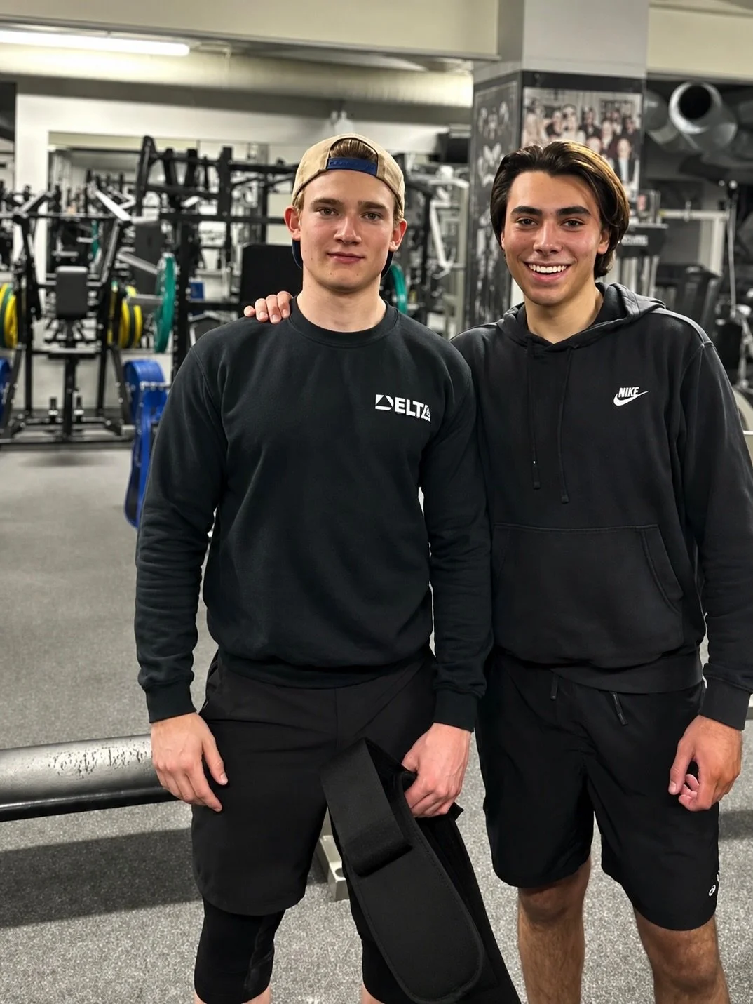 Tr&auml;na med en v&auml;n 🤝

Du som &auml;r medlem hos Delta Gym kan nu ta med en v&auml;n f&ouml;r 𝟭 𝘃𝗲𝗰𝗸𝗮𝘀 𝗳𝗿𝗶 𝗽𝗿𝗼𝘃𝘁𝗿𝗮̈𝗻𝗶𝗻𝗴 - V&auml;lkomna in! 👋

#deltagym #tr&auml;ningsgl&auml;dje #gym #stockholm #sweden