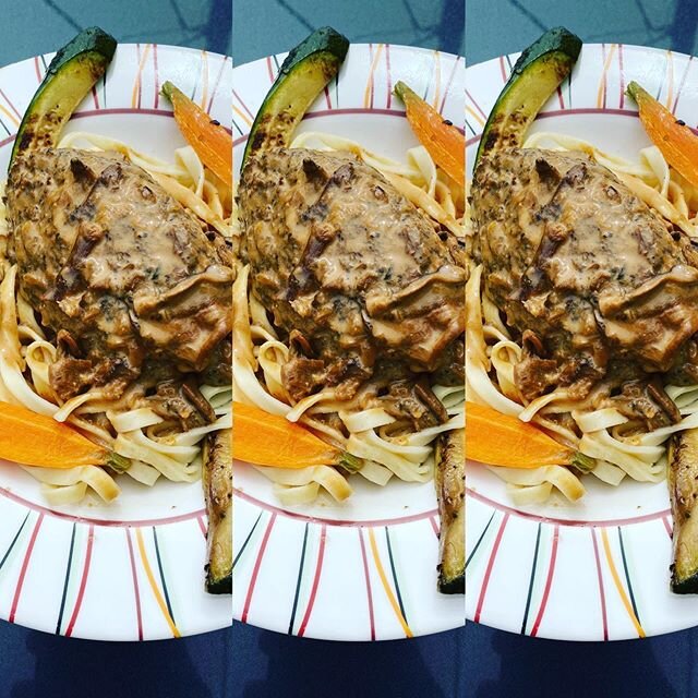 Quenelle of chicken and wild mushrooms on a bed of fresh fettuccine with a Chablis cream sauce garnish with 3 vegetables appetizer size $9,50 dinner size $17,00 #different #frenchfood #deal #miam