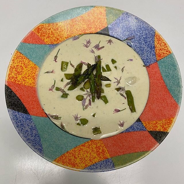 Cold cream of asparagus #coldsoup #fresh #healthyfood #vegetarian #frenchbistro