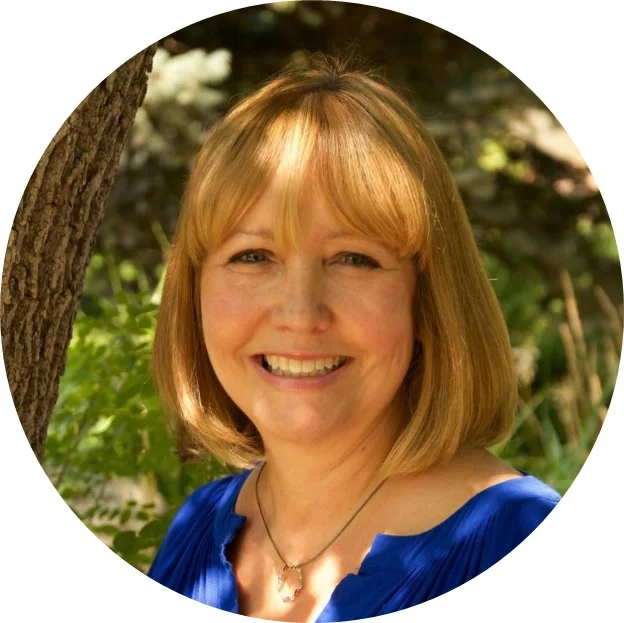Linda Kinnamon is the author of Alchemy of the Afterlife and a former hospice nurse