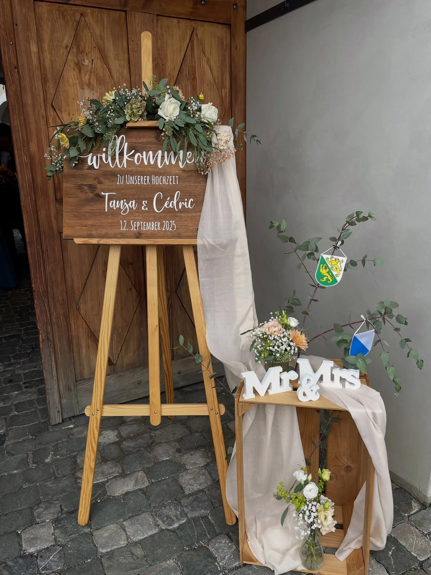 Drei Tage, drei Auftritte plus ein Orgeldienst…mein vergangenes Wochenende war intensiv und voller magischer Momente, bezaubernder Orte und ganz viel Musik…🎶🍁💕
Den Anfang hat am Freitag eine Hochzeit im wunderschön herbstlichen