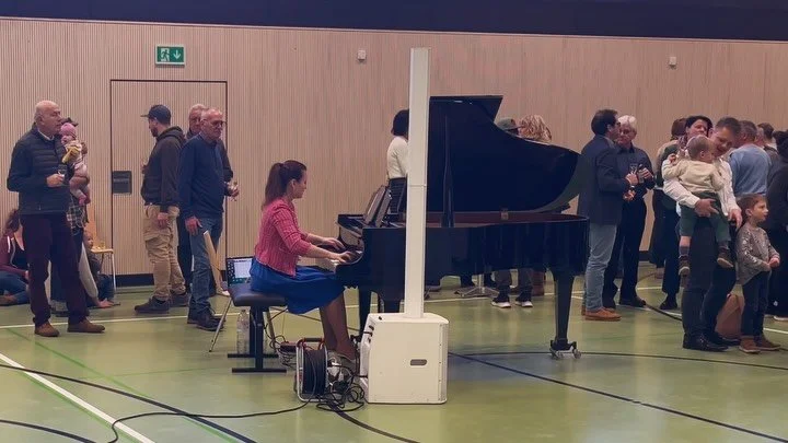 Ein frohes neues Jahr w&uuml;nsche ich Euch! 🐞🍀✨

Ich durfte den gestrigen Neujahrstag gemeinsam mit der Gemeinde H&auml;gglingen bei einem traditionellen Neujahrsap&eacute;ro beginnen und dort unter anderem das H&auml;ggliger Lied auff&uuml;hren! 