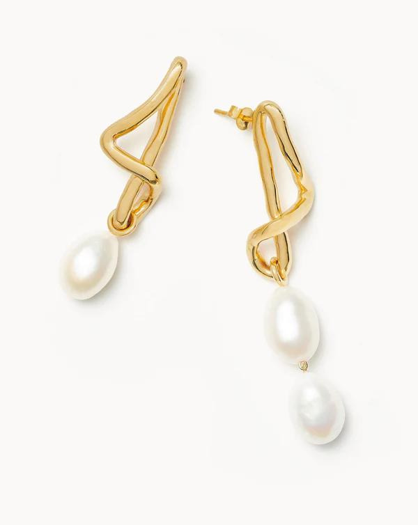 molten-baroque-pearl-mismatch-drop-earrings-earrings-missoma-18ct-gold-platedpearl-212093_600x - Edited.png