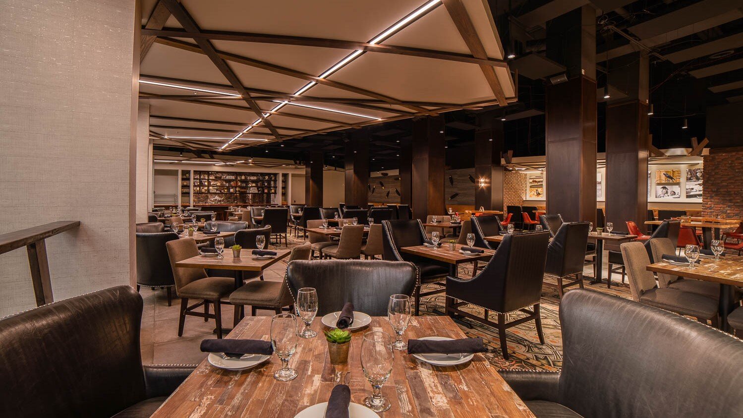 Jackdaw Restaurant at Double Tree Aurora (AE Design)