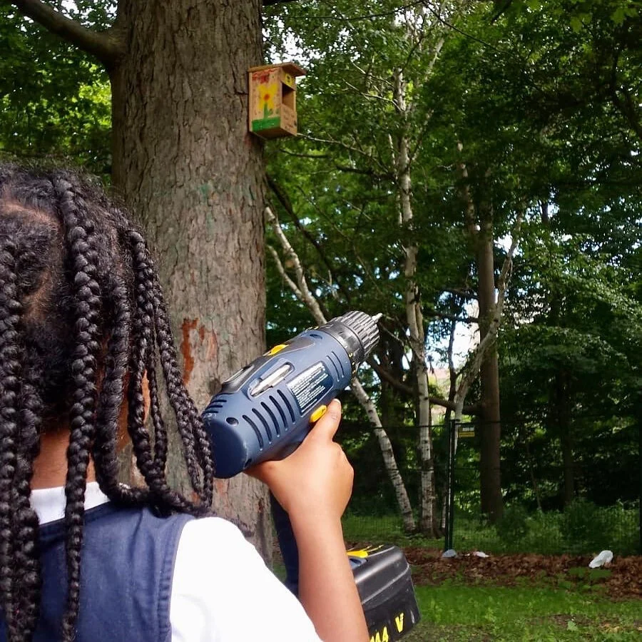 #FlashBackFriday π¨ to building homes for bird friends π¦
#kidspacewithali #woodworking #woodworkingwithali #projects #kids #kidmade #emoji #crafts #woodcrafts