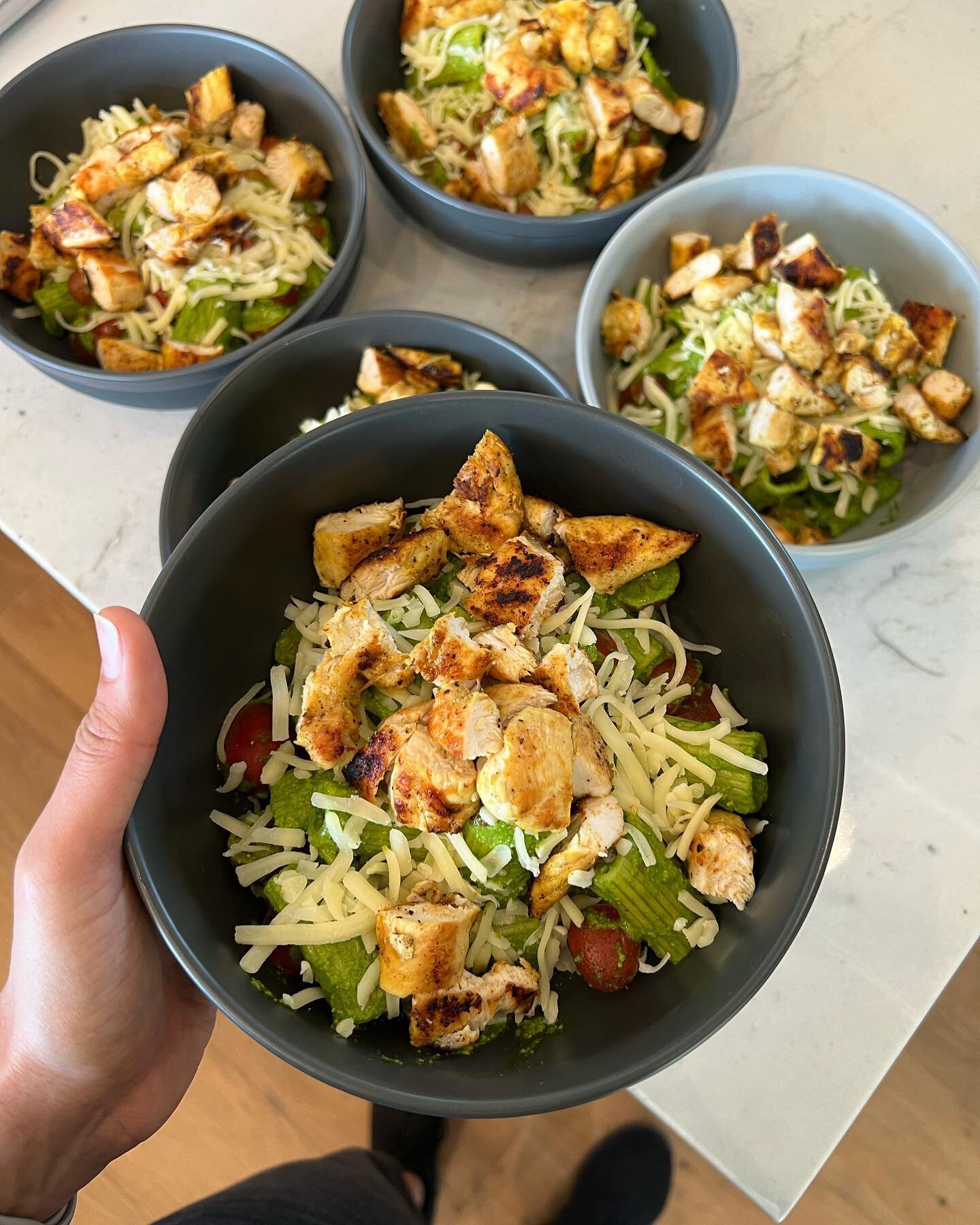 Are you finding it difficult to consistently eat healthy food? Do you find yourself ordering greasy food in or eating out for every meal?
Let me help you stay on track! I offer in-home meal prep services to the local Austin community and I have a ton