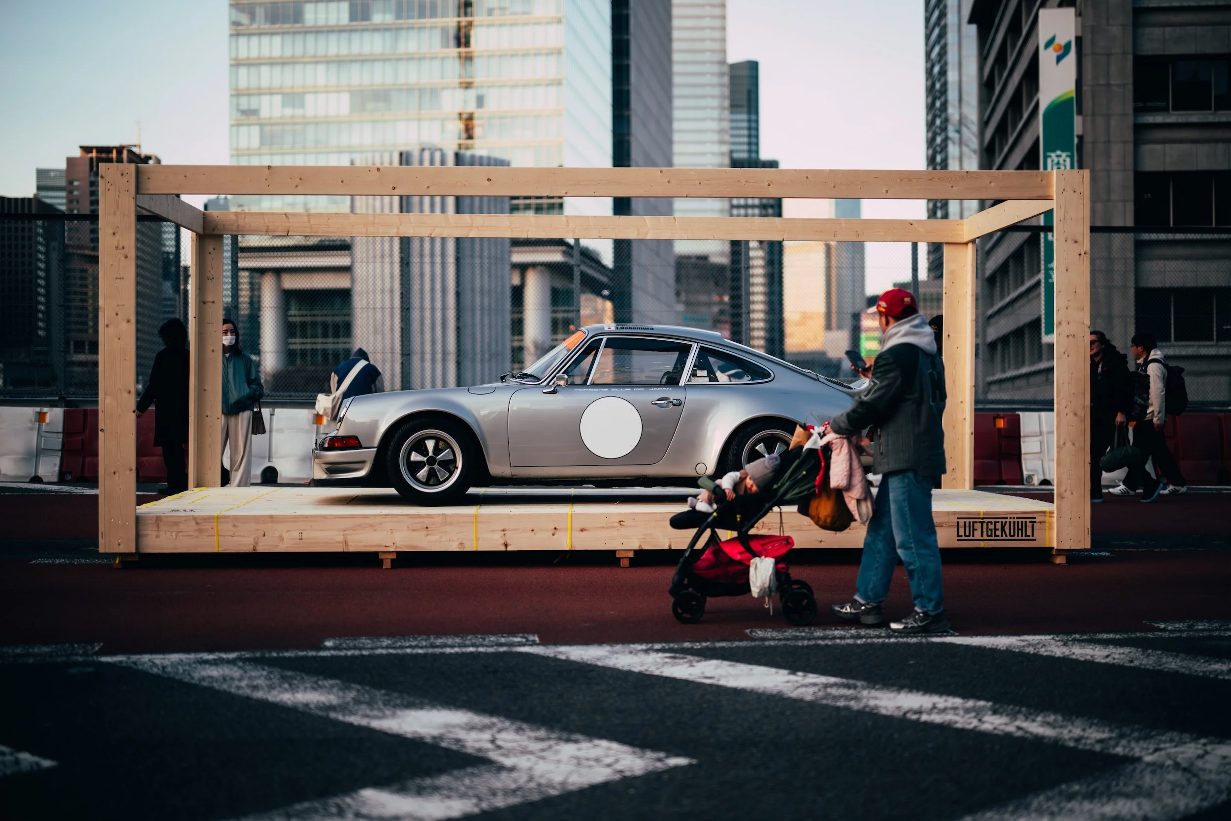 Luft Tokyo: Porsche 930 in Japan - Carrara Media