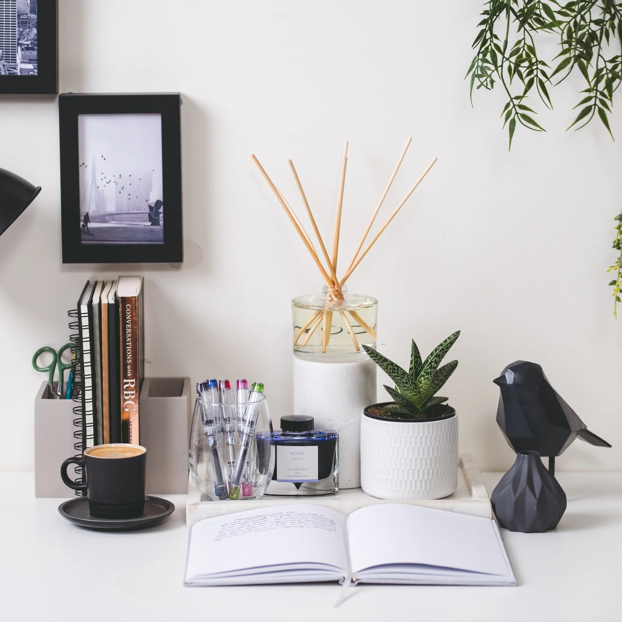 Happy New Year!  Desk inspo courtesy of #pilotprera and @pilotpenau ✍ 😍