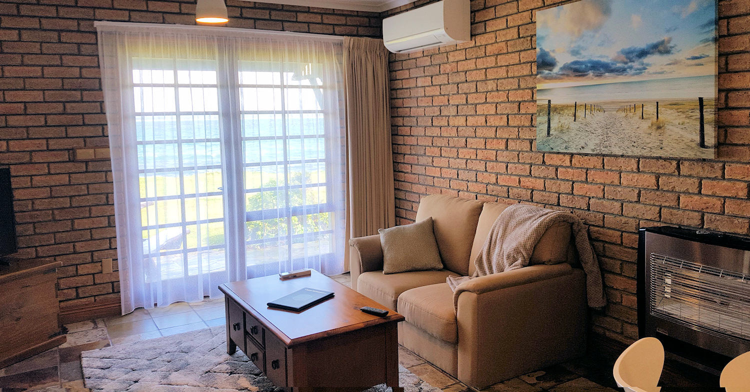 Stanley Village Waterfront Accommodation - Bay Villa Apartments